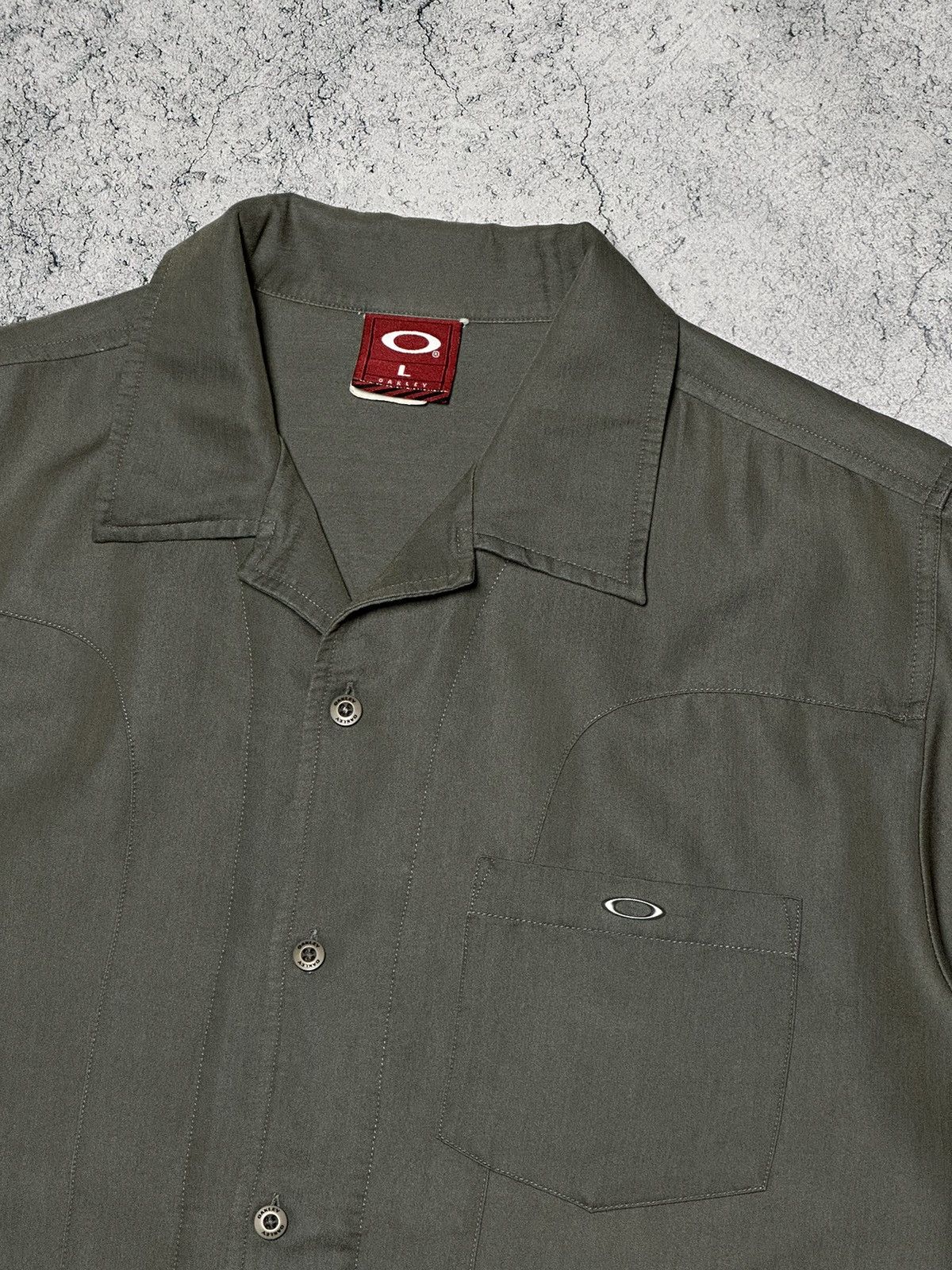 Vintage Vintage Oakley Software Metal Logo Shirt Size US L / EU 52-54 / 3 - 4 Thumbnail