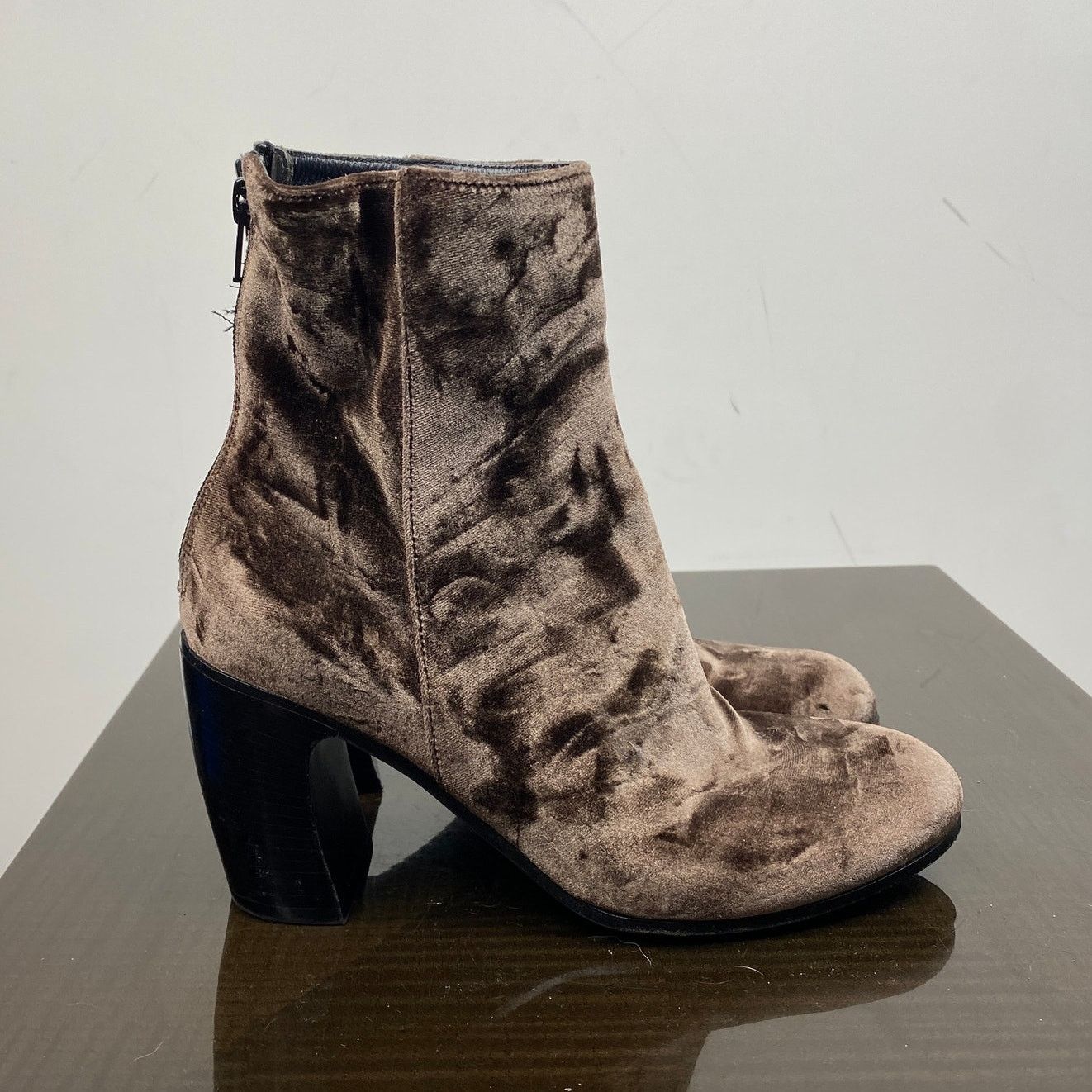 Ann Demeulemeester Ann Demeulemeester Crushed Velvet Ankle Zip Booties 37 Size US 7 / IT 37 - 3 Thumbnail