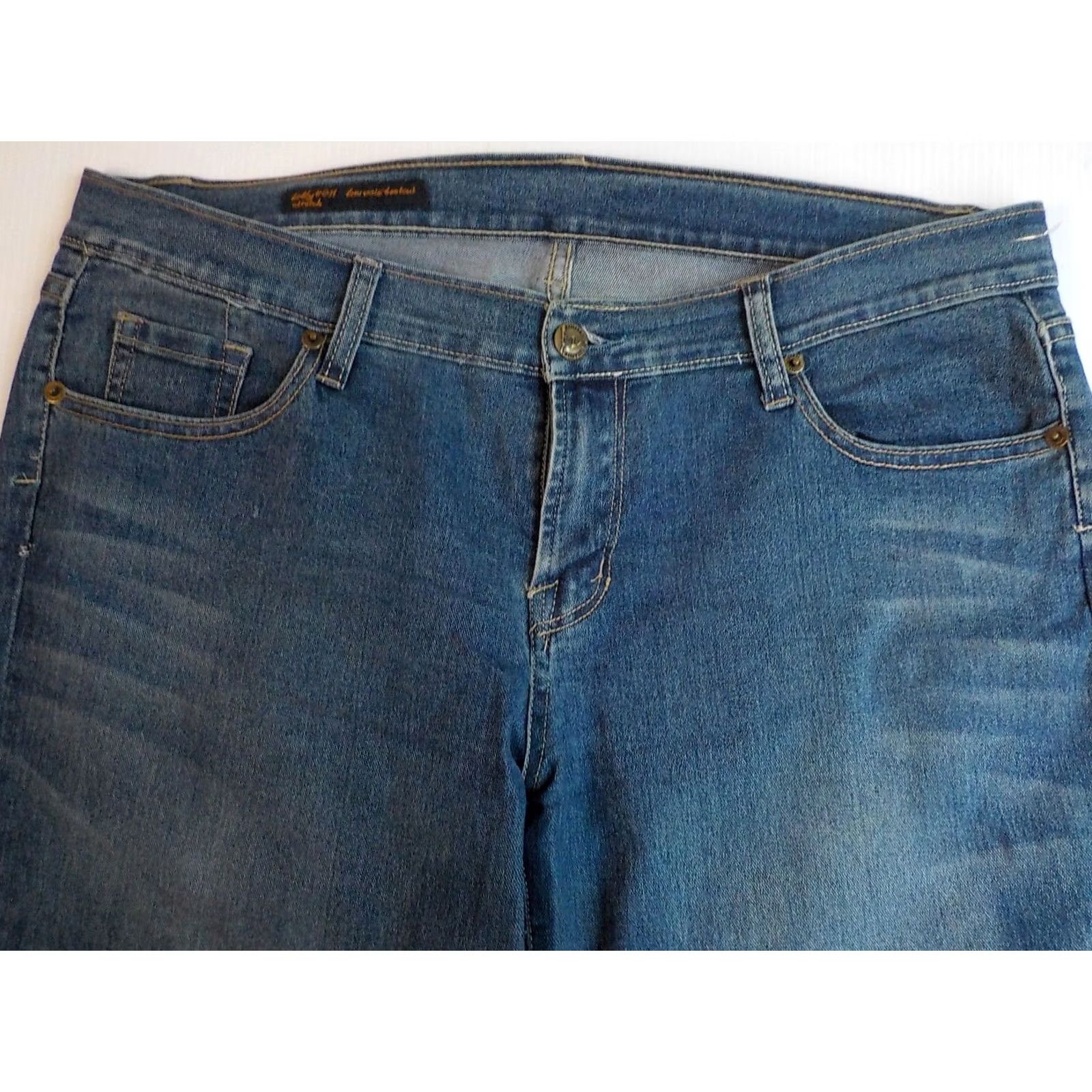 Citizens Of Humanity Citizens of Humanity Kelly #001 Low Bootcut Jeans Blue Medium Wash 31x34 Womens Jeans Blue Medium Wash 5 Pockets Good Condition Size 24" / US 00 / IT 34 - 4 Thumbnail
