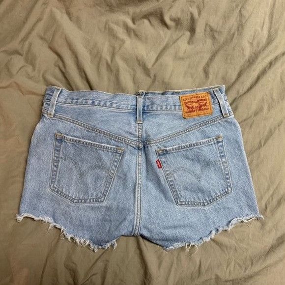 Levi's Levi's Light Blue Frayed Jean Shorts Size 29" - 2 Thumbnail