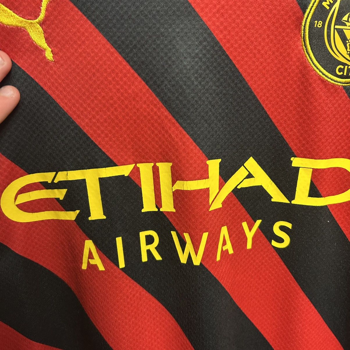 Puma Mens Puma Manchester United Etihad Soccer jersey size L Size US L / EU 52-54 / 3 - 5 Thumbnail