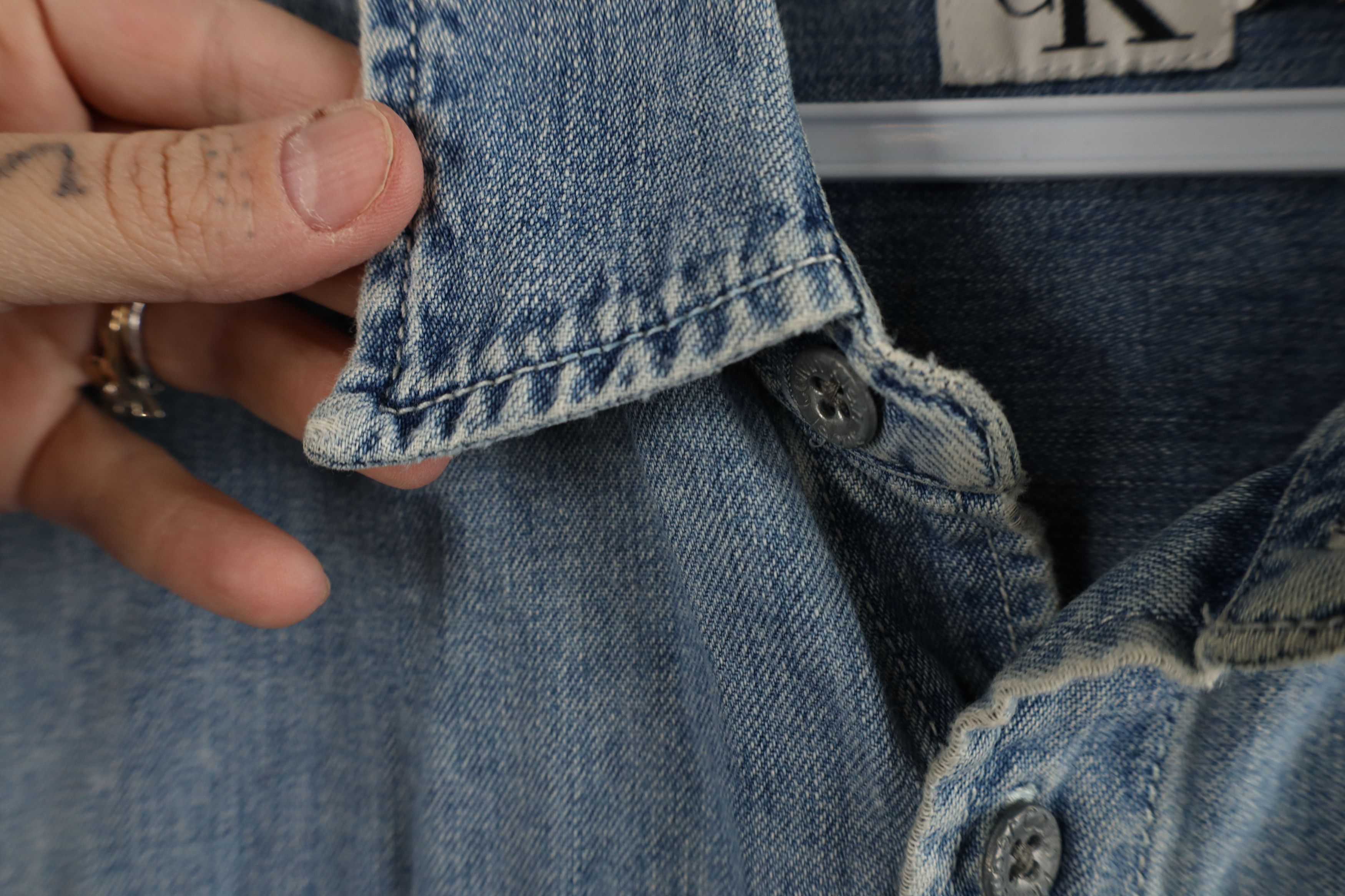 Calvin Klein × Vintage Vintage 90s Calvin Klein Denim Jean Collared Button Shirt Size US XL / EU 56 / 4 - 9 Thumbnail