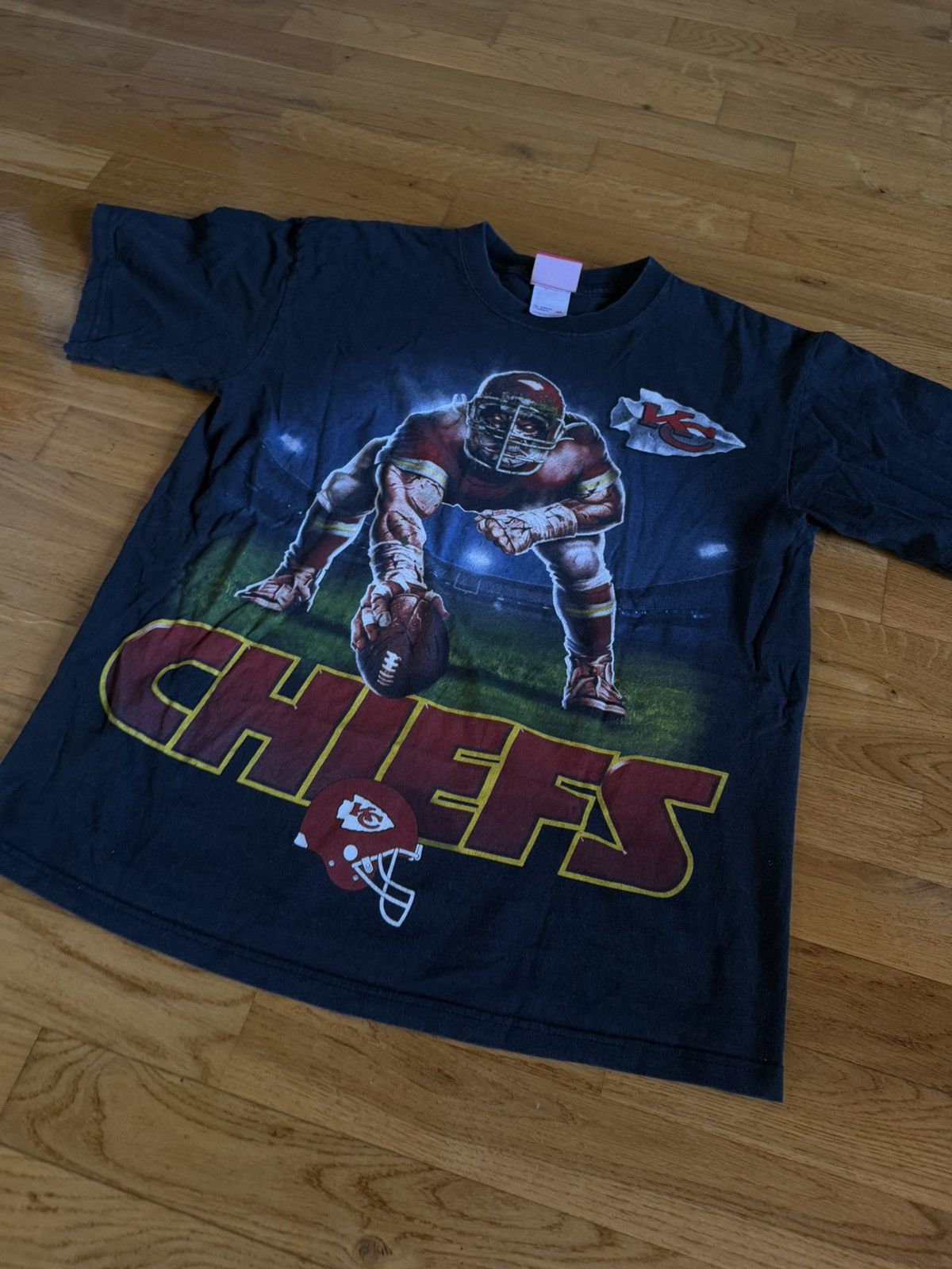 NFL × Vintage Vintage Kansas City Chiefs NFL Graphic Tee Size L Size US M / EU 48-50 / 2 - 3 Thumbnail