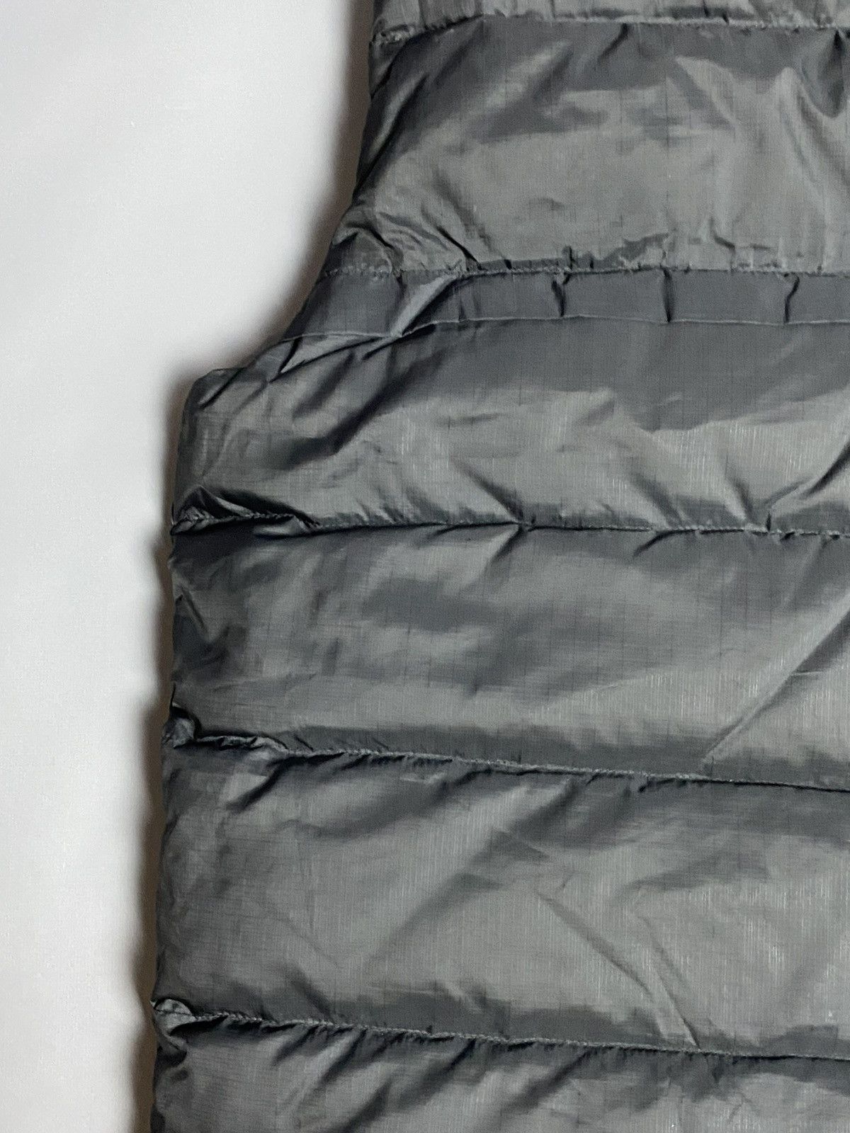 Nike Vintage 00s Nike ACG Down Reversible Black Vest Puffer L Size US L / EU 52-54 / 3 - 18 Thumbnail