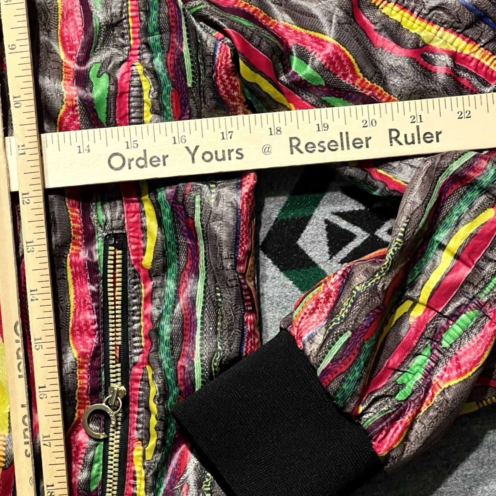 Coogi 2. "Coogi Bomber Jacket" is the main selling point Size M / US 6-8 / IT 42-44 - 4 Thumbnail