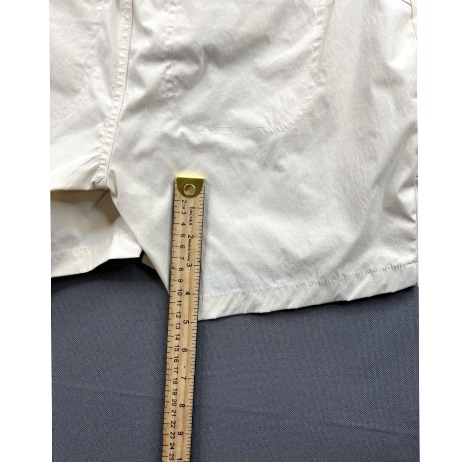 Eddie Bauer Eddie Bauer Shorts Women High Rise 4.5in Inseam Ivory Utility Pocket Hiking Travel Outdoor Casual Summer Size 28" / US 6 / IT 42 - 4 Thumbnail