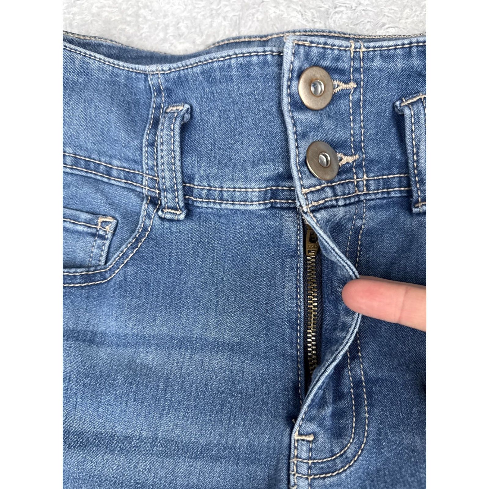 Vintage No Boundaries Jeans Womens Juniors 7 High Rise Skinny Denim Blue Stretch 26in Inseam 24in Adult? (Note: This item is Juniors size 7, not adult.) Size 28" / US 6 / IT 42 - 5 Thumbnail