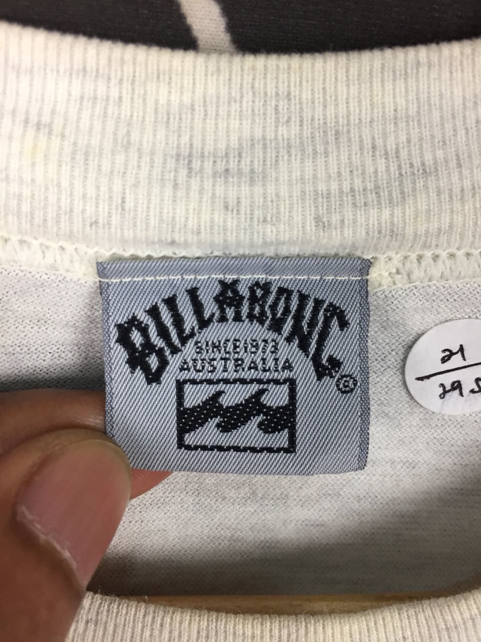 Billabong Vtg 90s Billabong Wetsuits Single Stitch Surf Skate Tee Size US L / EU 52-54 / 3 - 18 Thumbnail