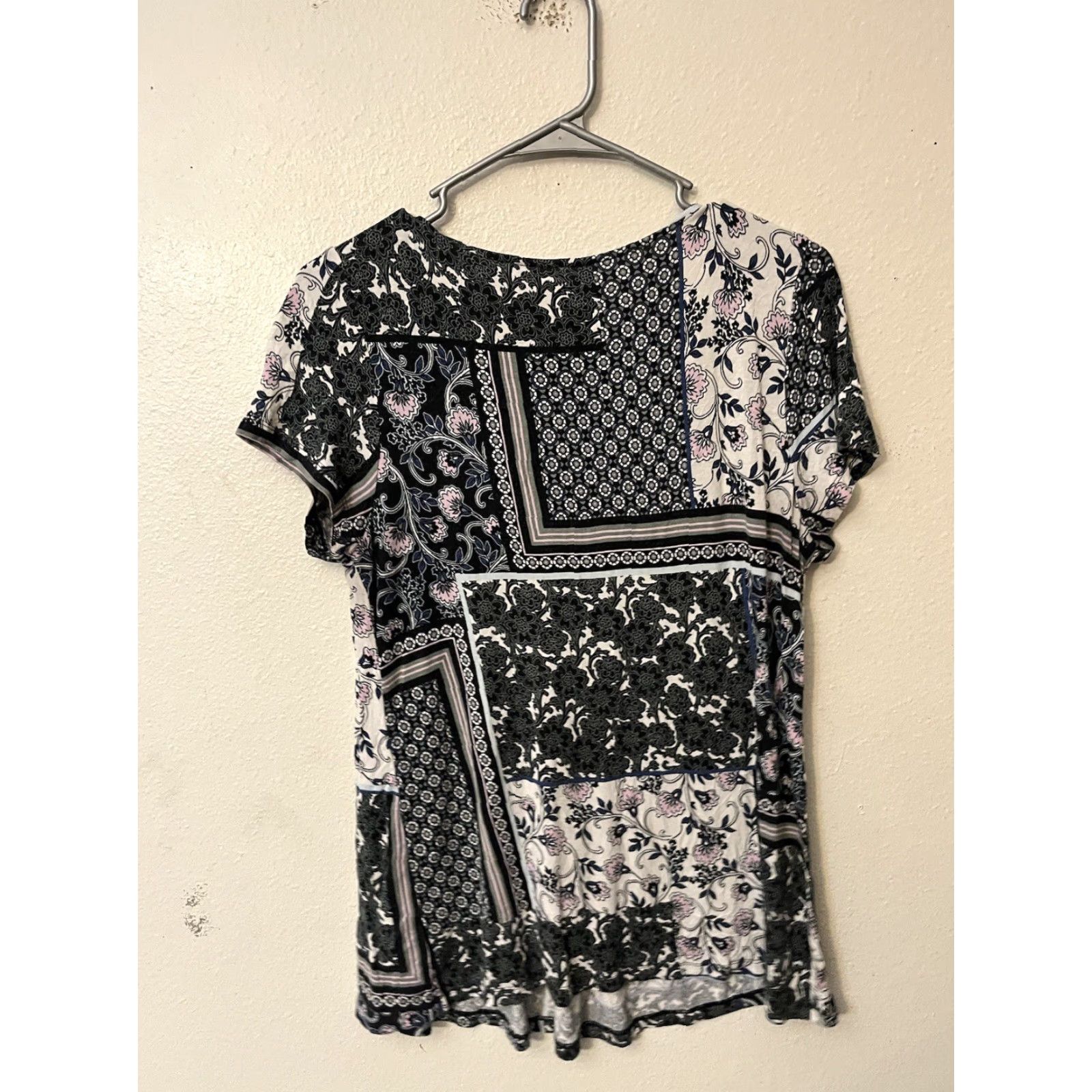 Croft & Barrow Croft & Barrow Shirt M Black Paisley Short Sleeve Round Neck Cotton Adult Women Size M / US 6-8 / IT 42-44 - 3 Thumbnail