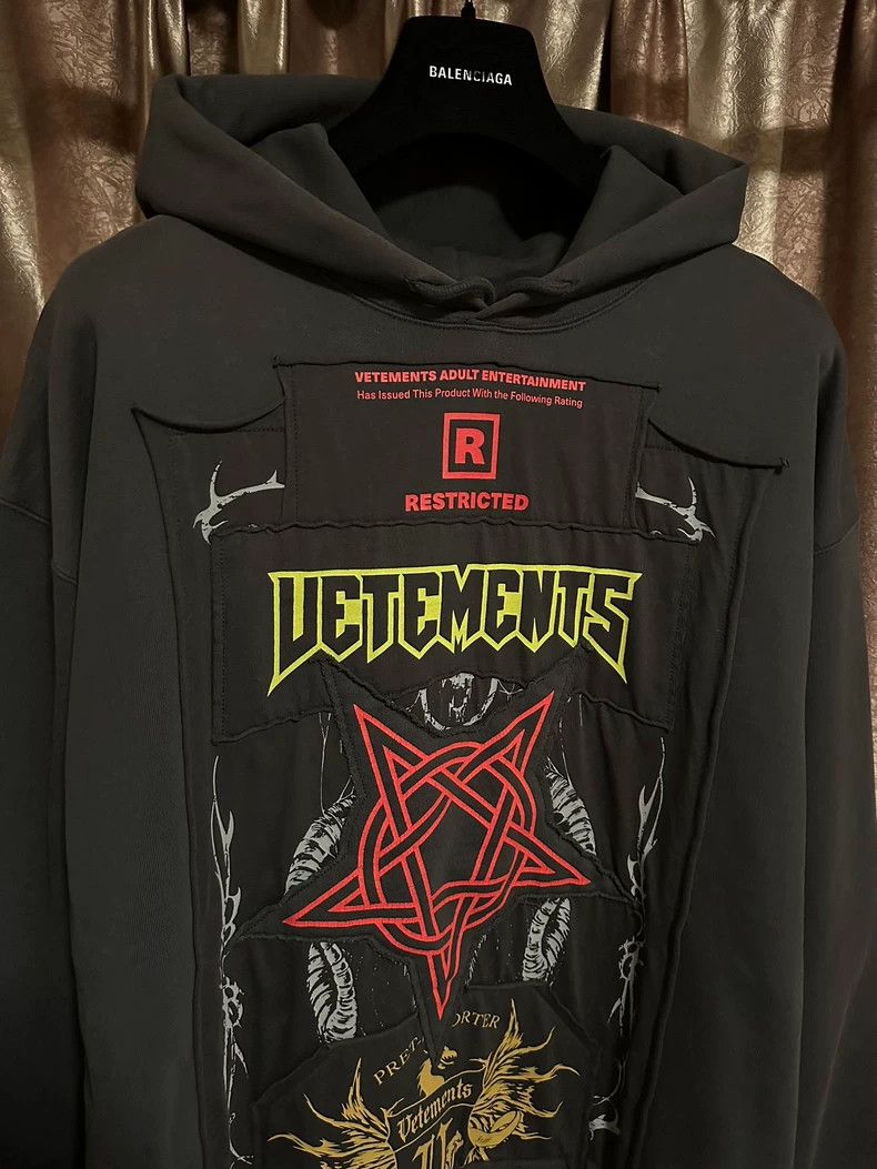 Vetements vetements Pentagram multi-element patch sweatshirt 2501-Nex Size US XS / EU 42 / 0 - 3 Thumbnail
