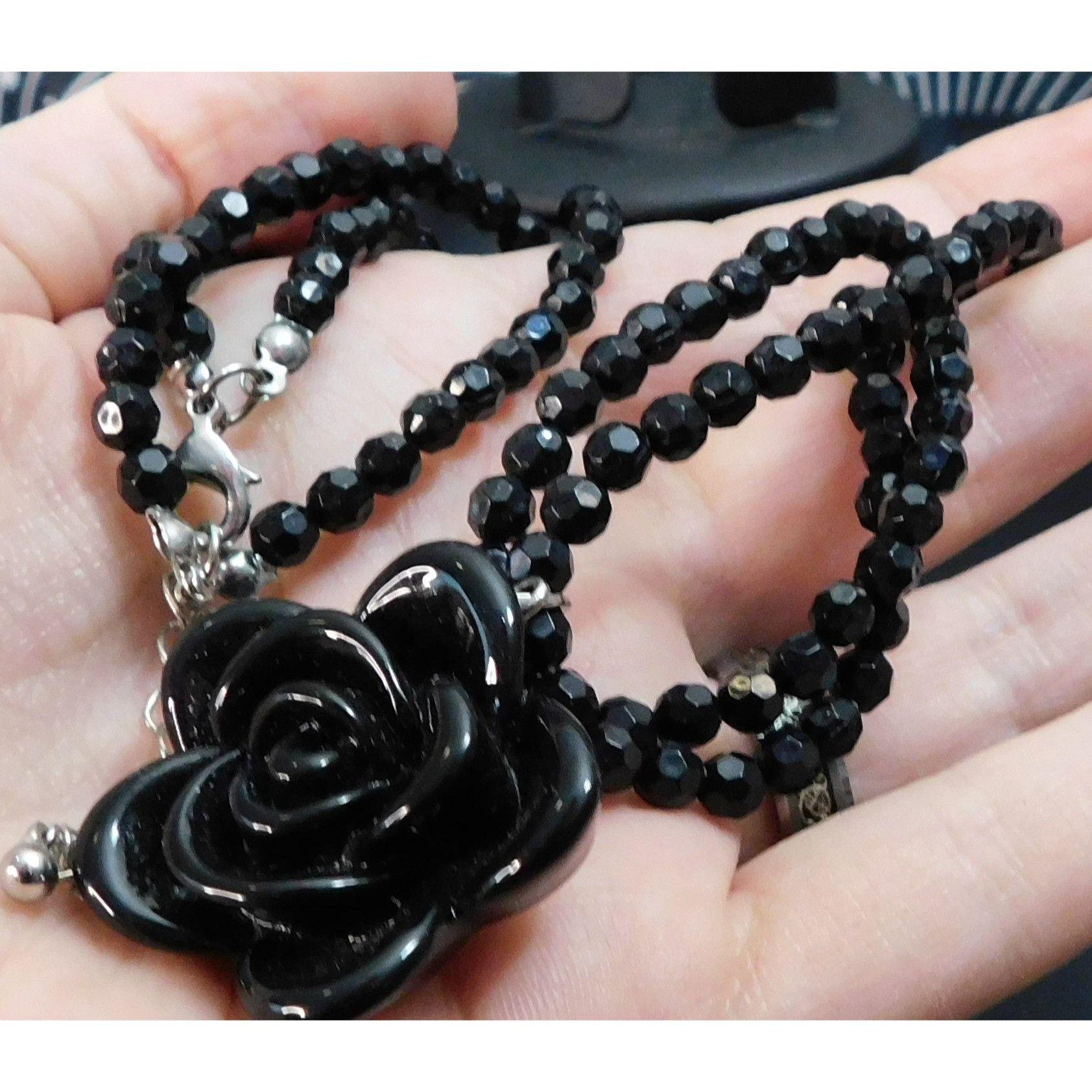 Other Gothic Rose Beaded Floral Pendant Necklace Size ONE SIZE - 2 Thumbnail