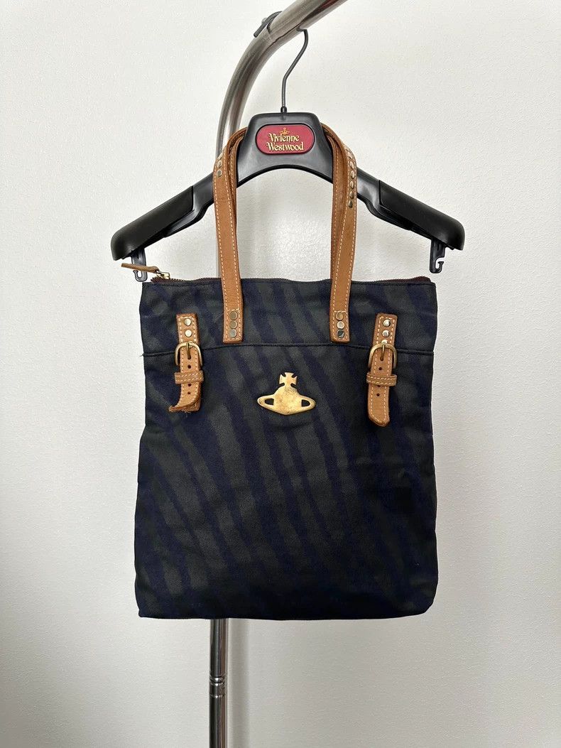 Vivienne Westwood Vivienne Westwood size os Kenyan handmade handbag Size ONE SIZE - 1 Thumbnail
