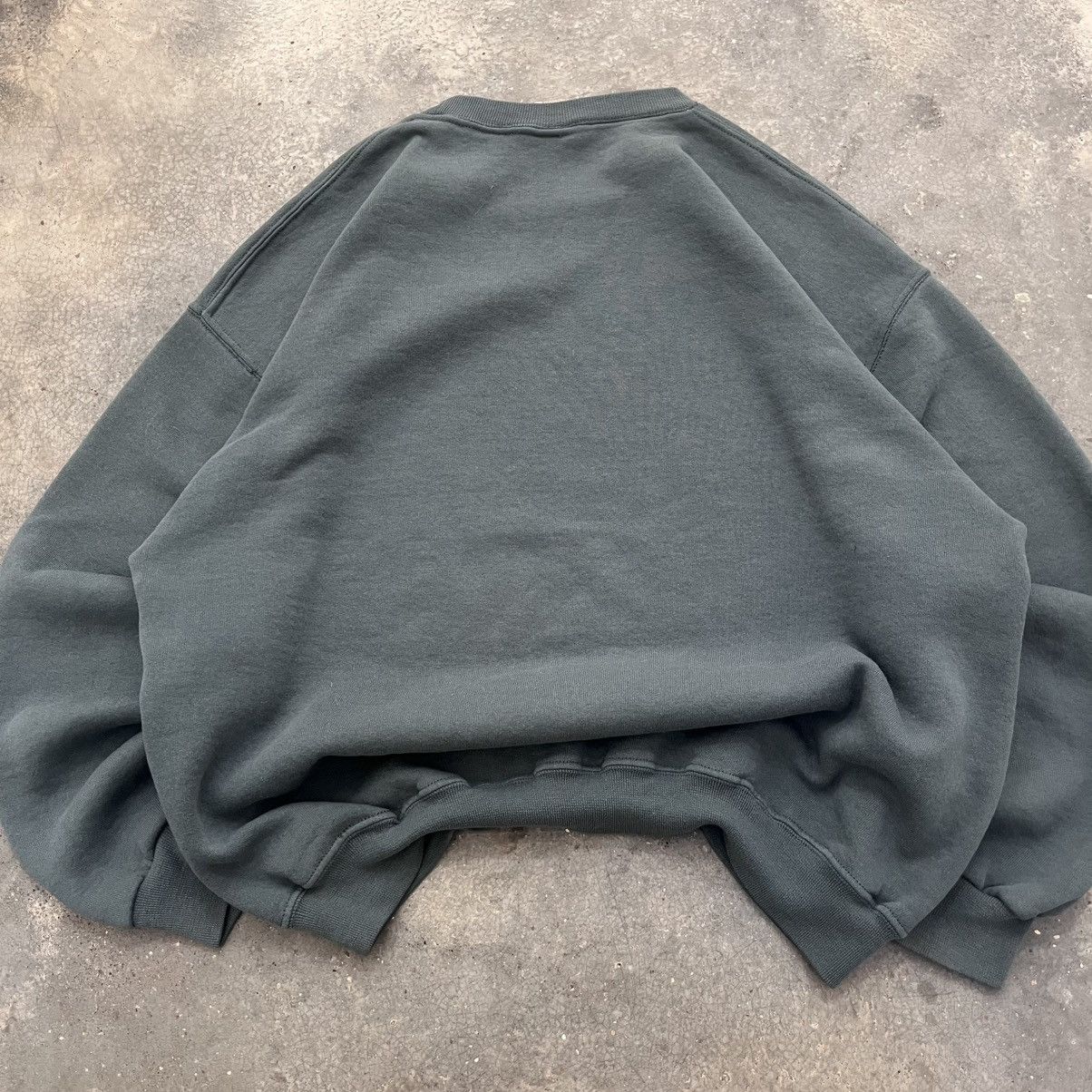 Russell Athletic Essential vintage y2k Russel forest green blank crewneck Size US XL / EU 56 / 4 - 3 Thumbnail