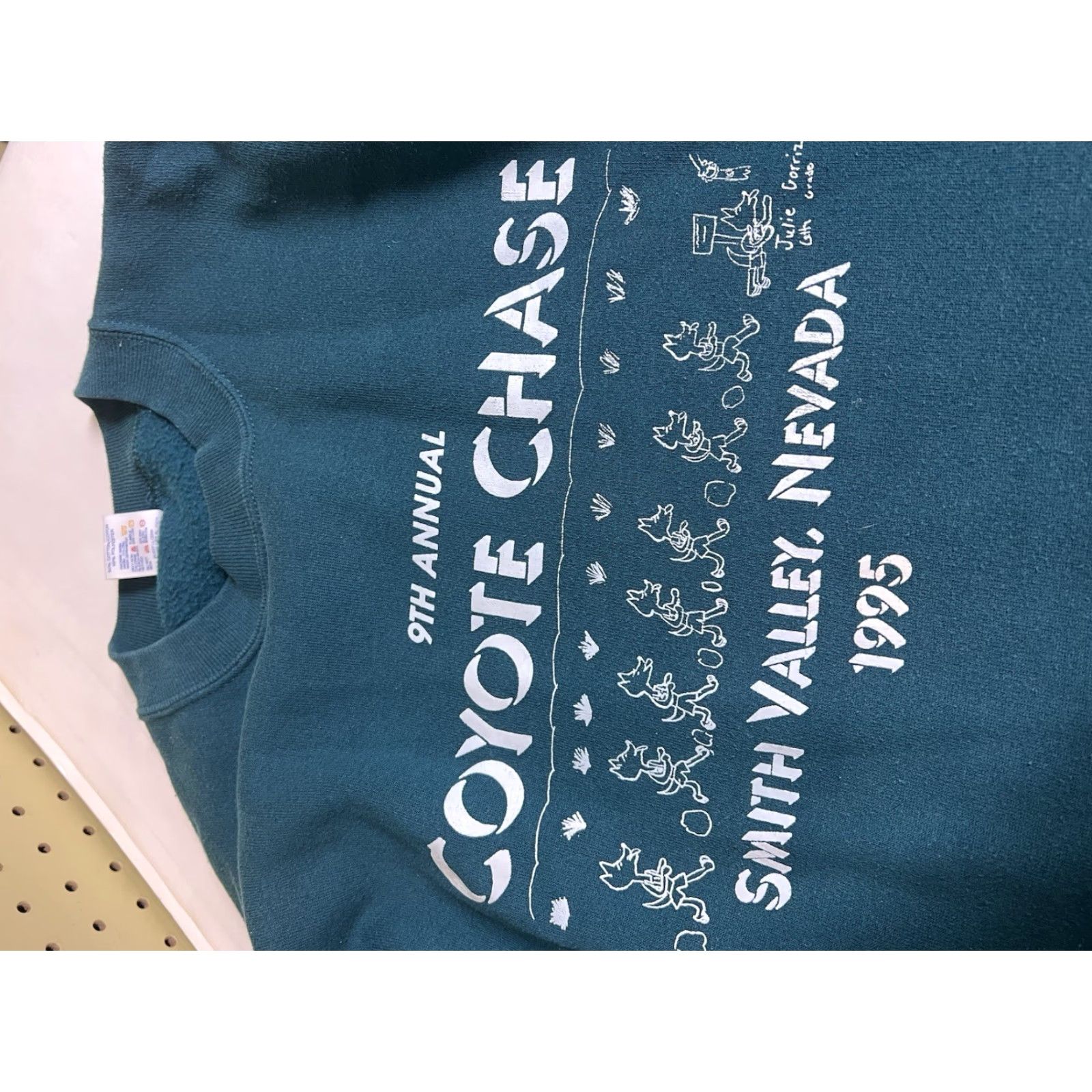Jerzees VINTAGE Smith Valley Nevada Coyote Chase Running Race Green sweatshirt XL Unisex Adults Crew Neck Cotton Blend Jerzees Solid 80s 90s Mens Womens Size US XL / EU 56 / 4 - 3 Thumbnail
