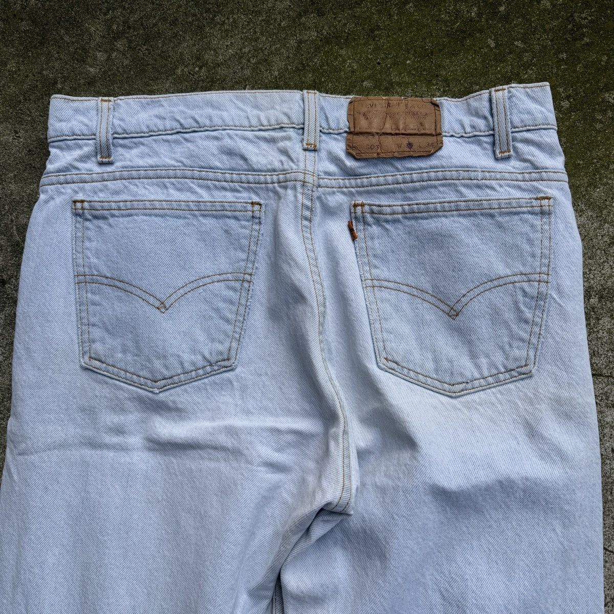 Levi's VINTAGE 90s LEVI'S 505 ORANGE TAB THRASHED LIGHT DENIM JEANS Size US 34 / EU 50 - 9 Thumbnail
