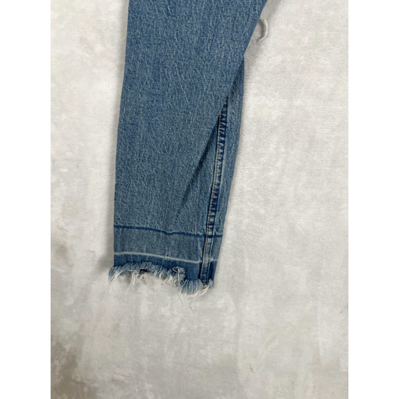 Abercrombie & Fitch Abercrombie & Fitch High Rise Mom Jeans Womens 2R Distressed Curve Love Denim Jeans Blue Regular Stretch Size 26" / US 2 / IT 38 - 7 Thumbnail