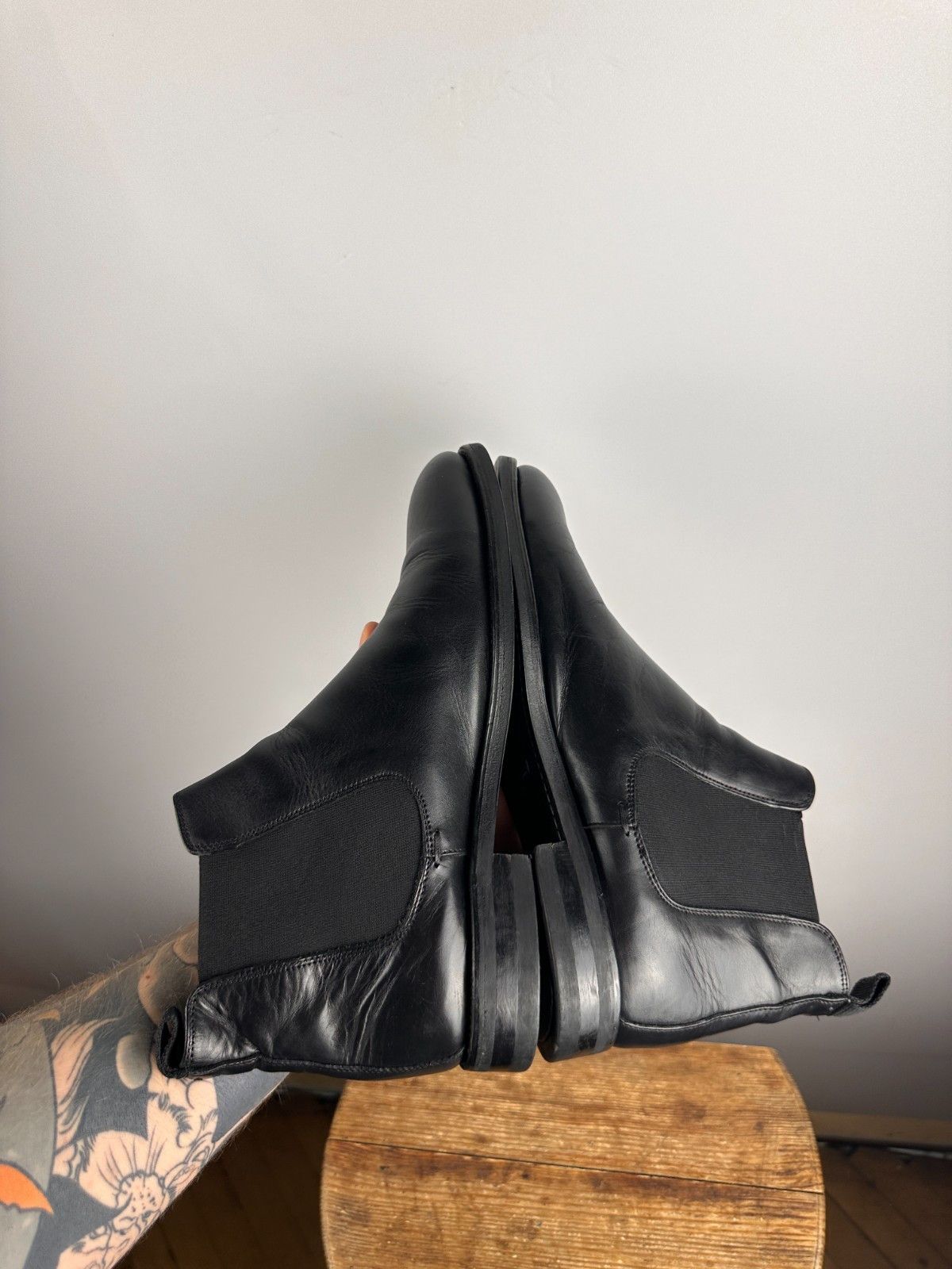 Russell & Bromley Russell & Bromley Black Leather Chelsea Boots Shoes 42 1/2 Size US 9.5 / EU 42-43 - 8 Thumbnail