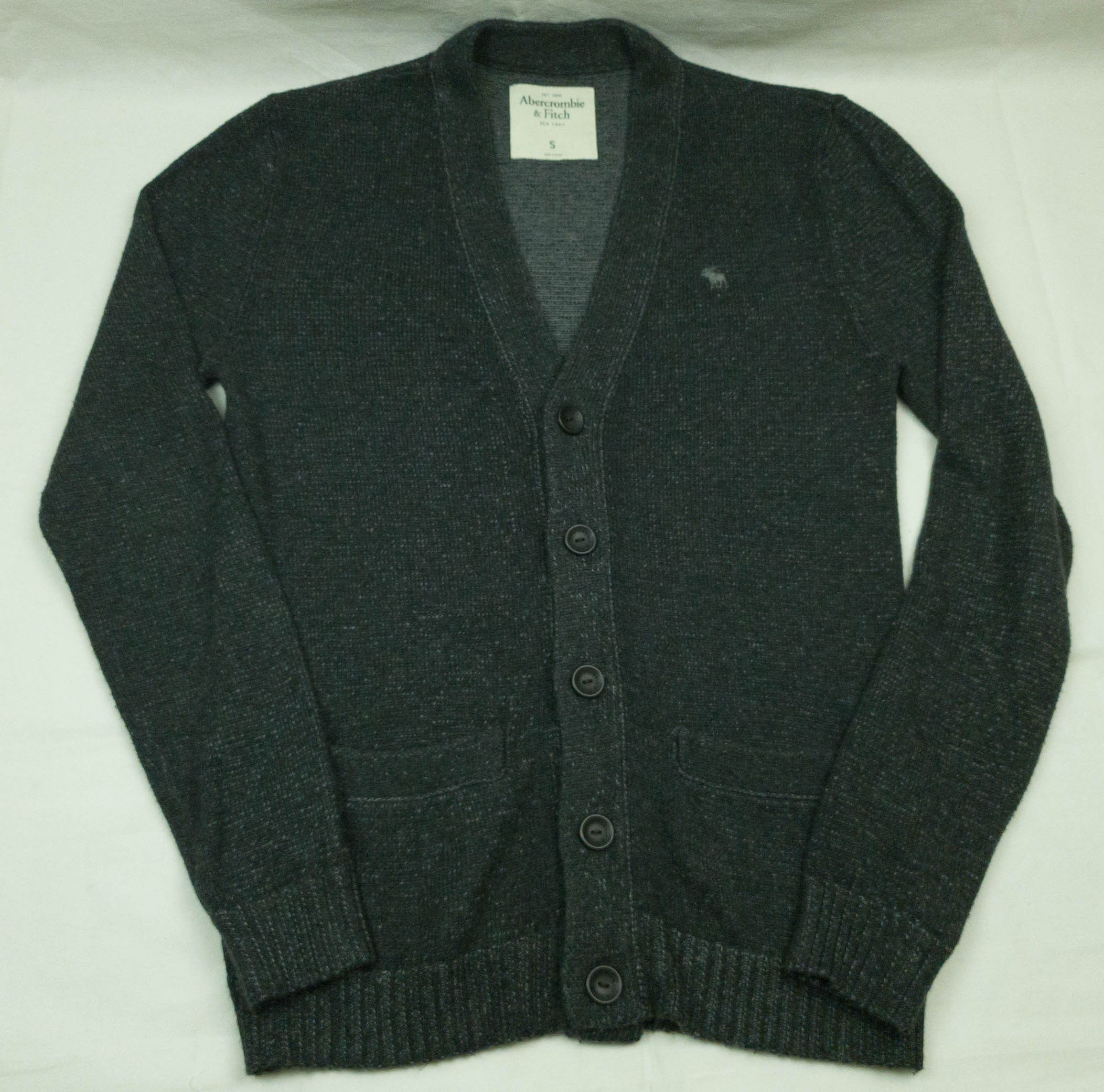 Abercrombie & Fitch Abercrombie & Fitch jumper cardigan size S-M (label S) vgc Size US S / EU 44-46 / 1 - 2 Thumbnail