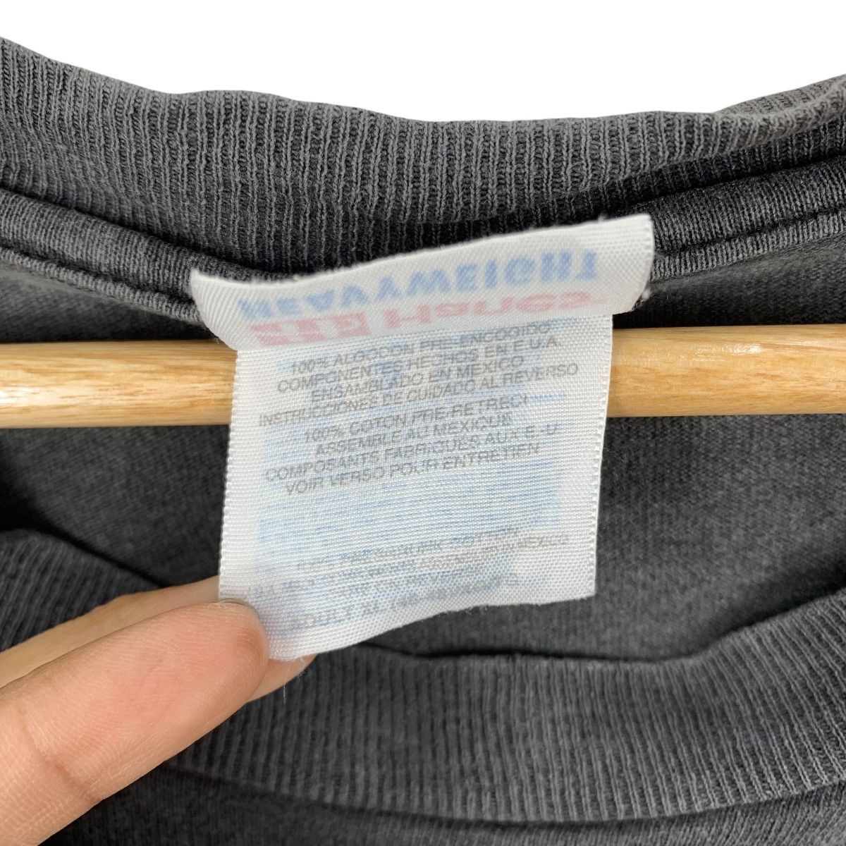 Vintage Vintage 1999 I Survived TANDEM THRUST Guam Usa Tshirt Size US XL / EU 56 / 4 - 7 Thumbnail