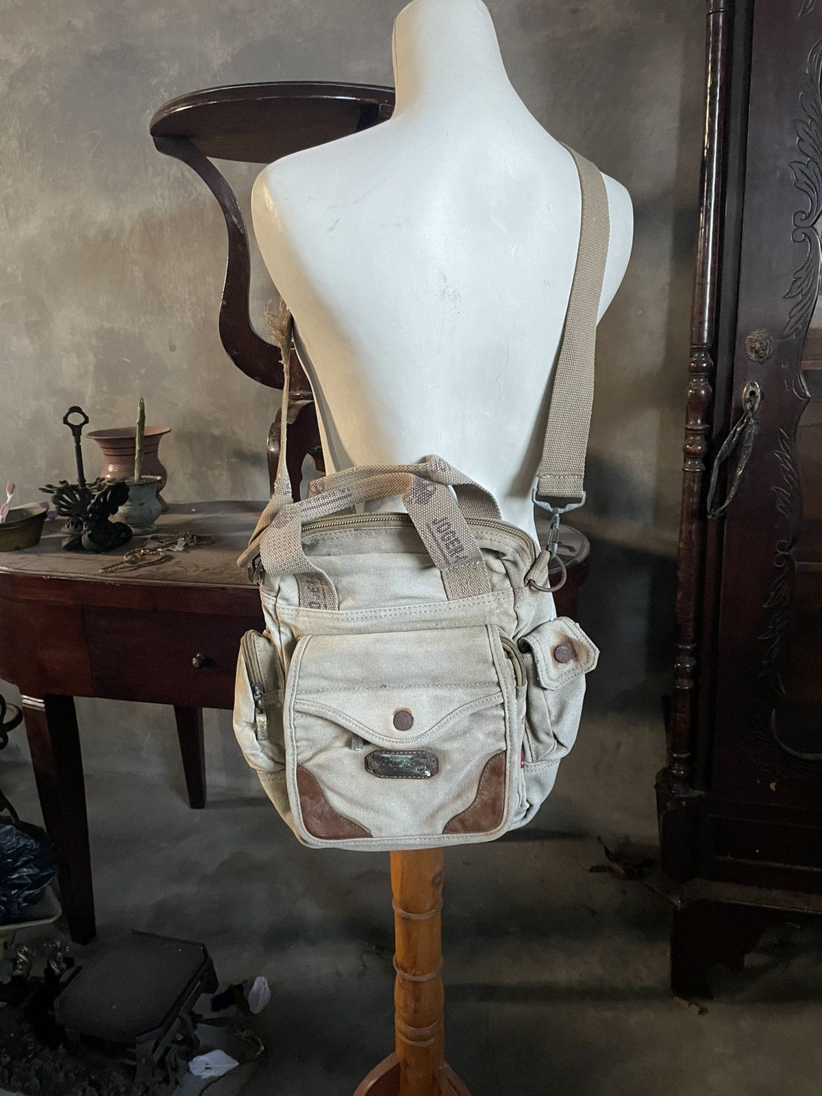 Japanese Brand Vintage Joger Slingbag Military Canvas Distressed Handbag Size ONE SIZE - 9 Thumbnail