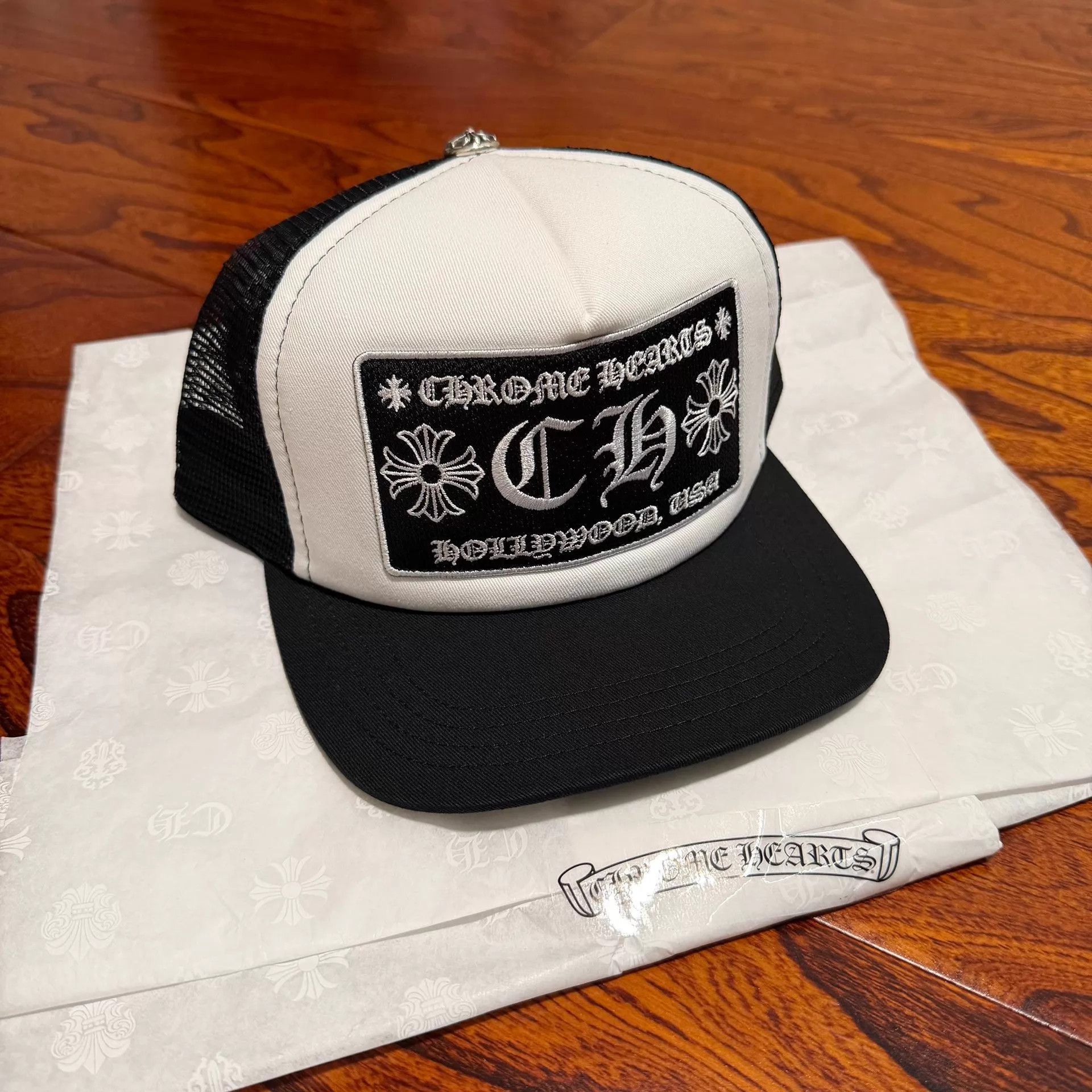Chrome Hearts White and Black Trucker Hat with Embroidered Patch Size ONE SIZE - 1 Thumbnail