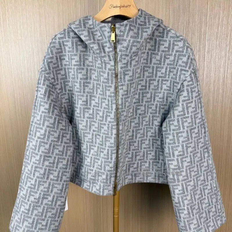Fendi Fendi Grey Wool Women's Jacket . Size M / US 6-8 / IT 42-44 - 1 Thumbnail