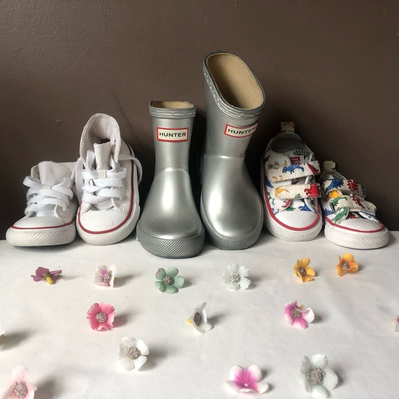 Hunter Baby Hunter boots and converse chucks. Size 3 and 4. Size US 4 / IT 34 - 1 Thumbnail