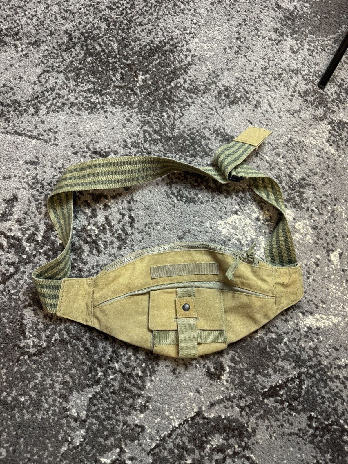 Adidas × Vintage Vintage Y2K Adidas Military Style Active Belt Bag Size ONE SIZE - 1 Thumbnail