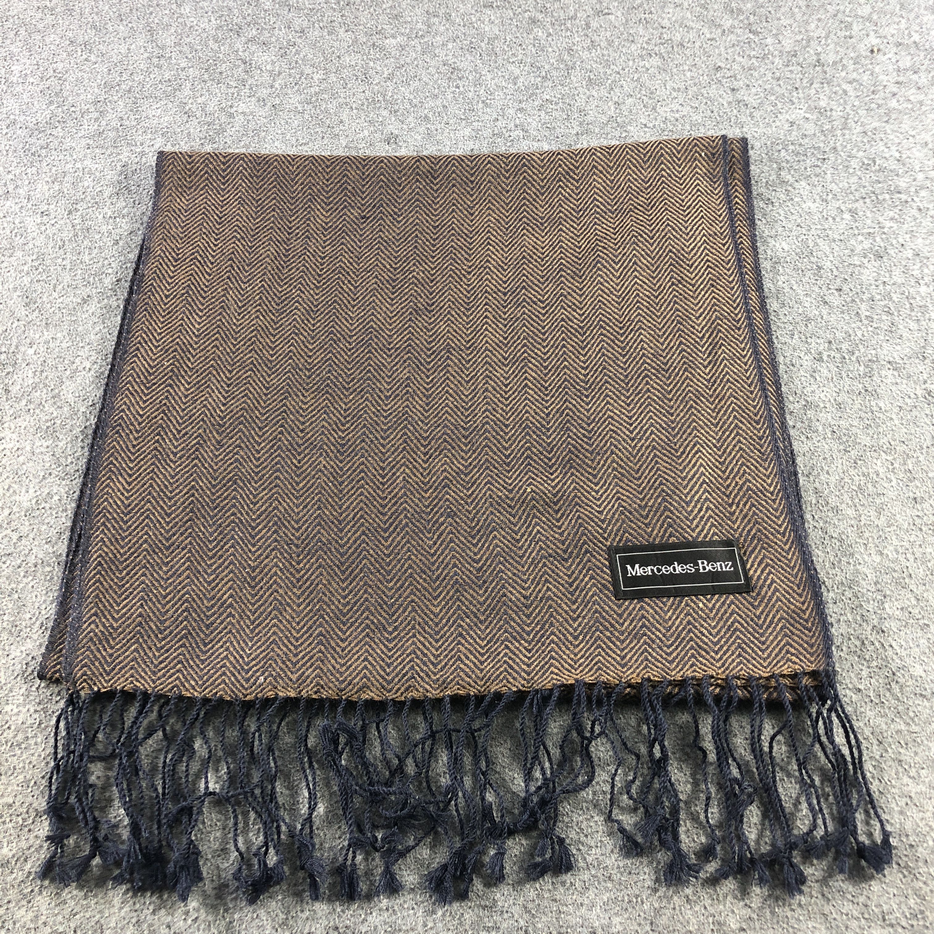 Mercedes-Benz Mercedes-Benz Wool Scarf Muffler V2931 Size ONE SIZE - 2 Thumbnail