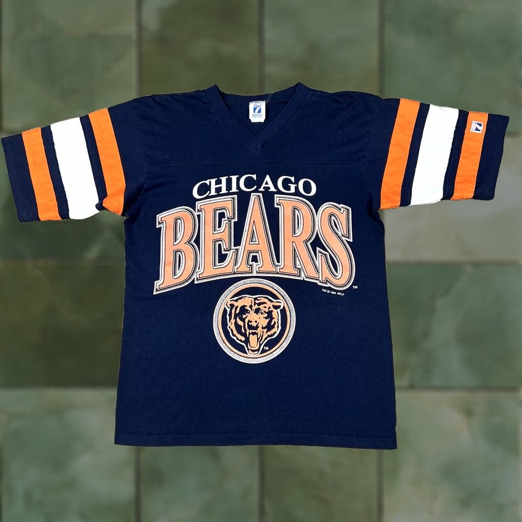 Logo 7 VINTAGE Chicago Bears 1995 Logo 7 Single Stitch Shirt M Blue 50/50 Cotton Polyester Graphic Print Mens Womens Regular T-Shirt 90s Vintage Size US M / EU 48-50 / 2 - 1 Thumbnail
