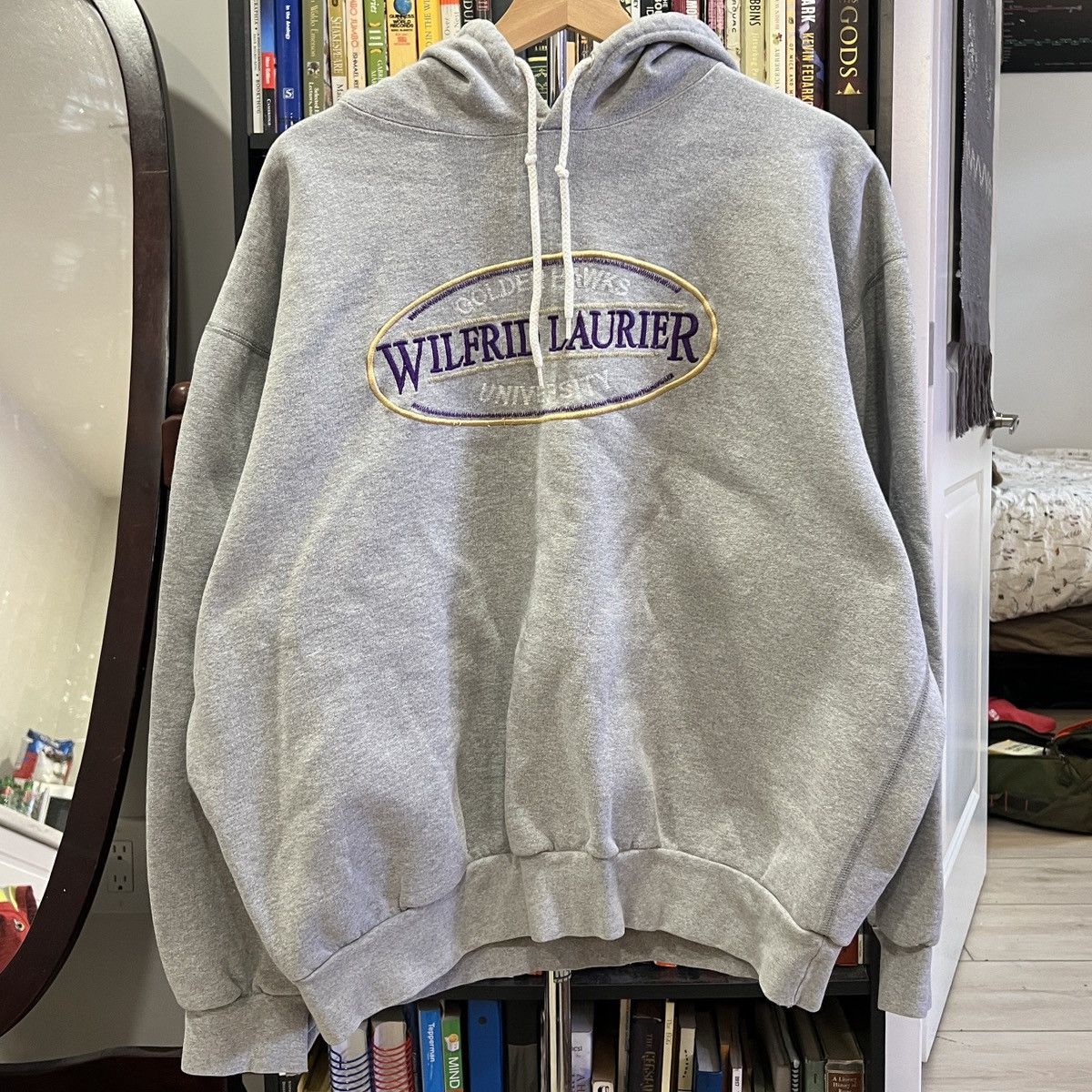 Other vintage wilfird laurier university sweatshirt Size US L / EU 52-54 / 3 - 1 Thumbnail