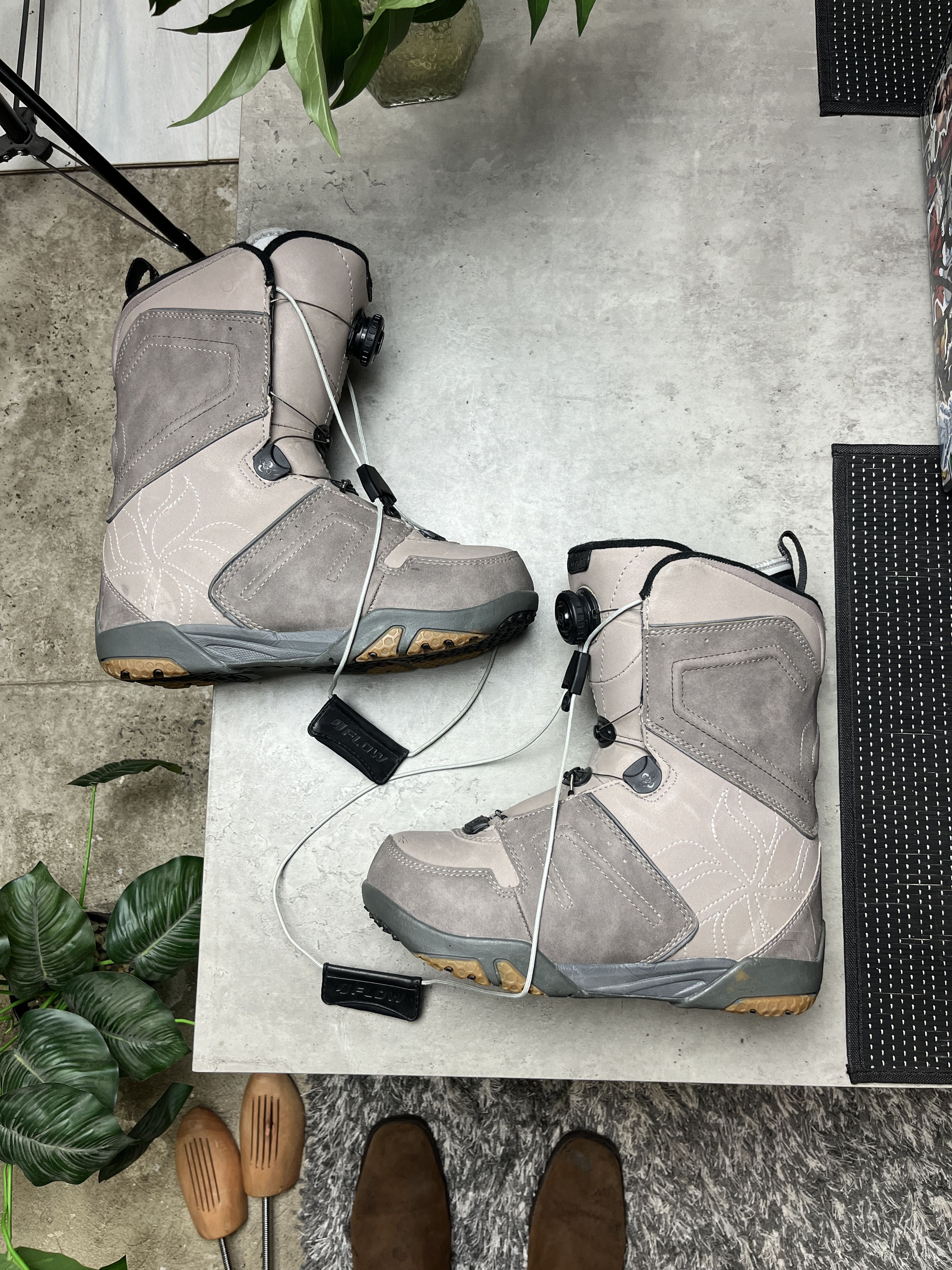 Other 2000s FLOW BOA SNOWBOARD BOOTS - 5124 Size US 7 / EU 40 - 1 Thumbnail