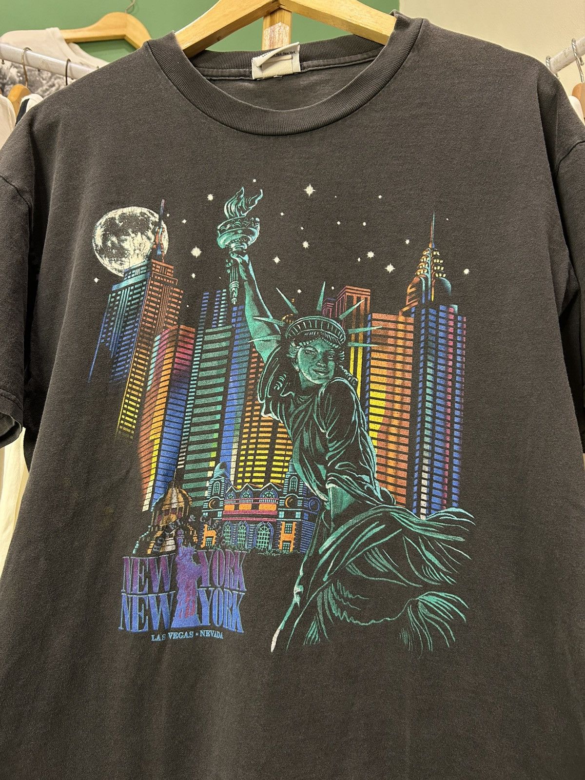 Vintage New York Art Hotel & Casino Las Vegas Nevada Liberty Size US L / EU 52-54 / 3 - 2 Thumbnail