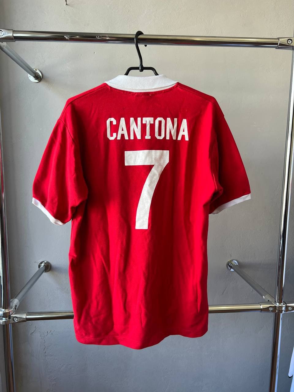 Sports Specialties 1980/82 MANCHESTER UNITED #7 CANTONA RETRO SOCCER SHIRT XL Size US XL / EU 56 / 4 - 3 Thumbnail