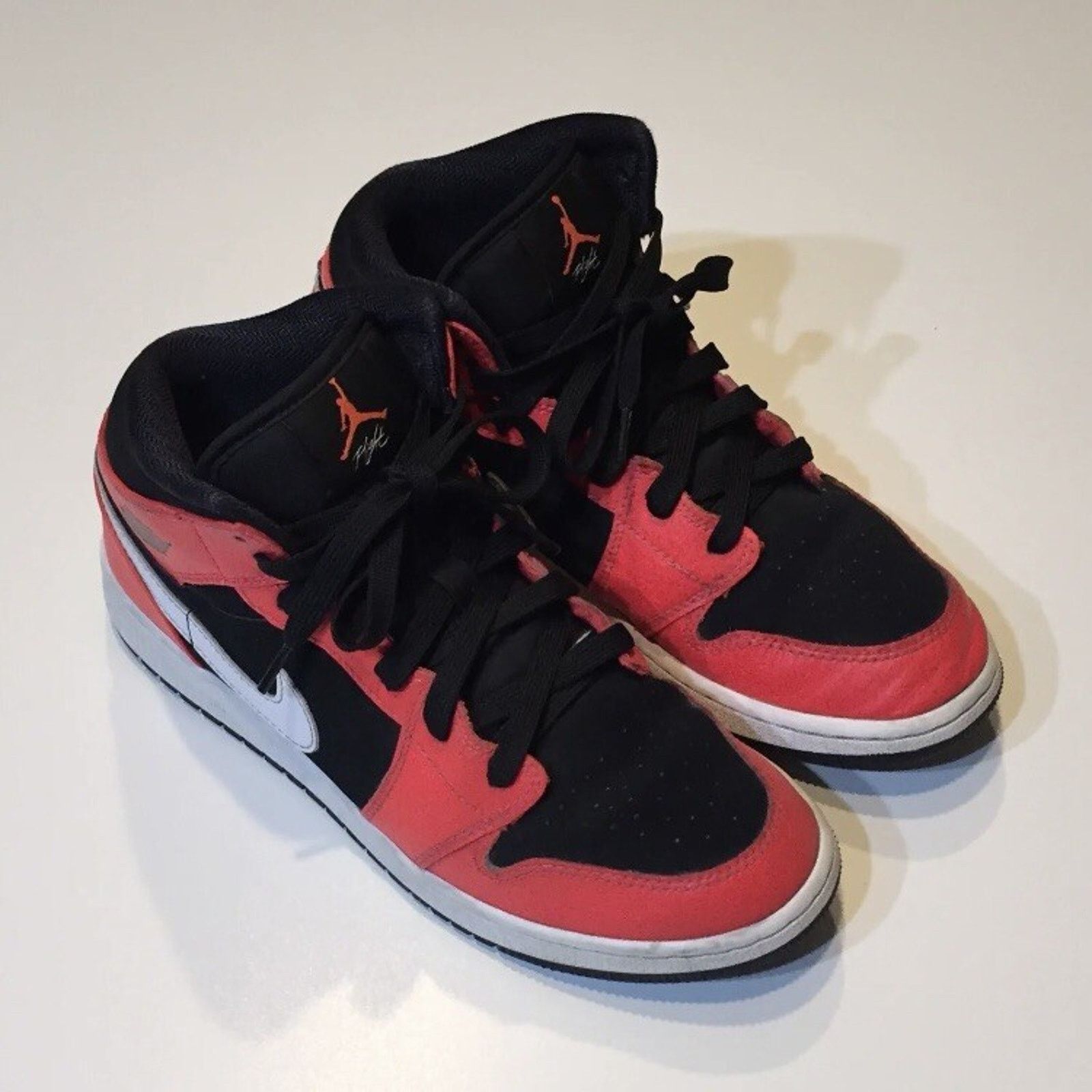 Nike Nike Air Jordan 1 Mid Infrared 23 Red Black 554725 061 GS Size US 7 / EU 40 - 1 Thumbnail
