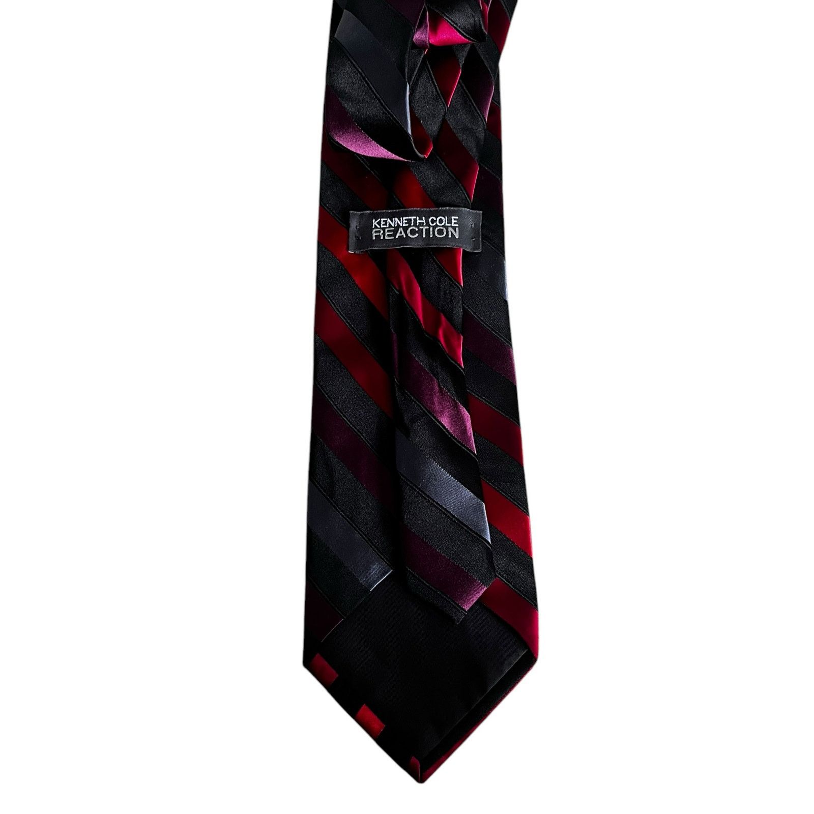 Kenneth Cole Kenneth Cole Reaction men’s 100% Silk Black Red Stripes Tie Size ONE SIZE - 3 Thumbnail