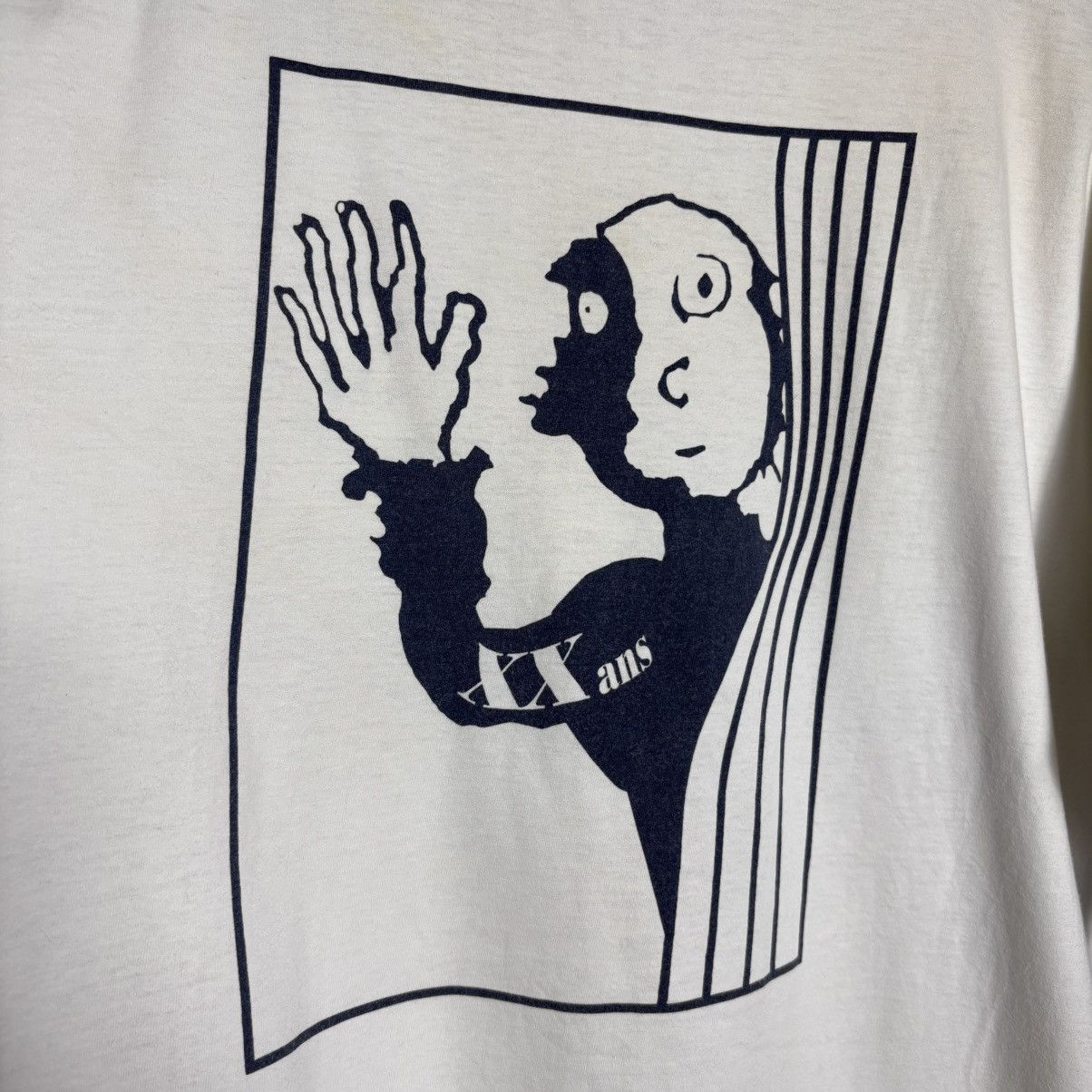 Vintage Vintage 90s Theatre de Nain Jaune Art Graphic T-Shirt Size US XL / EU 56 / 4 - 3 Thumbnail
