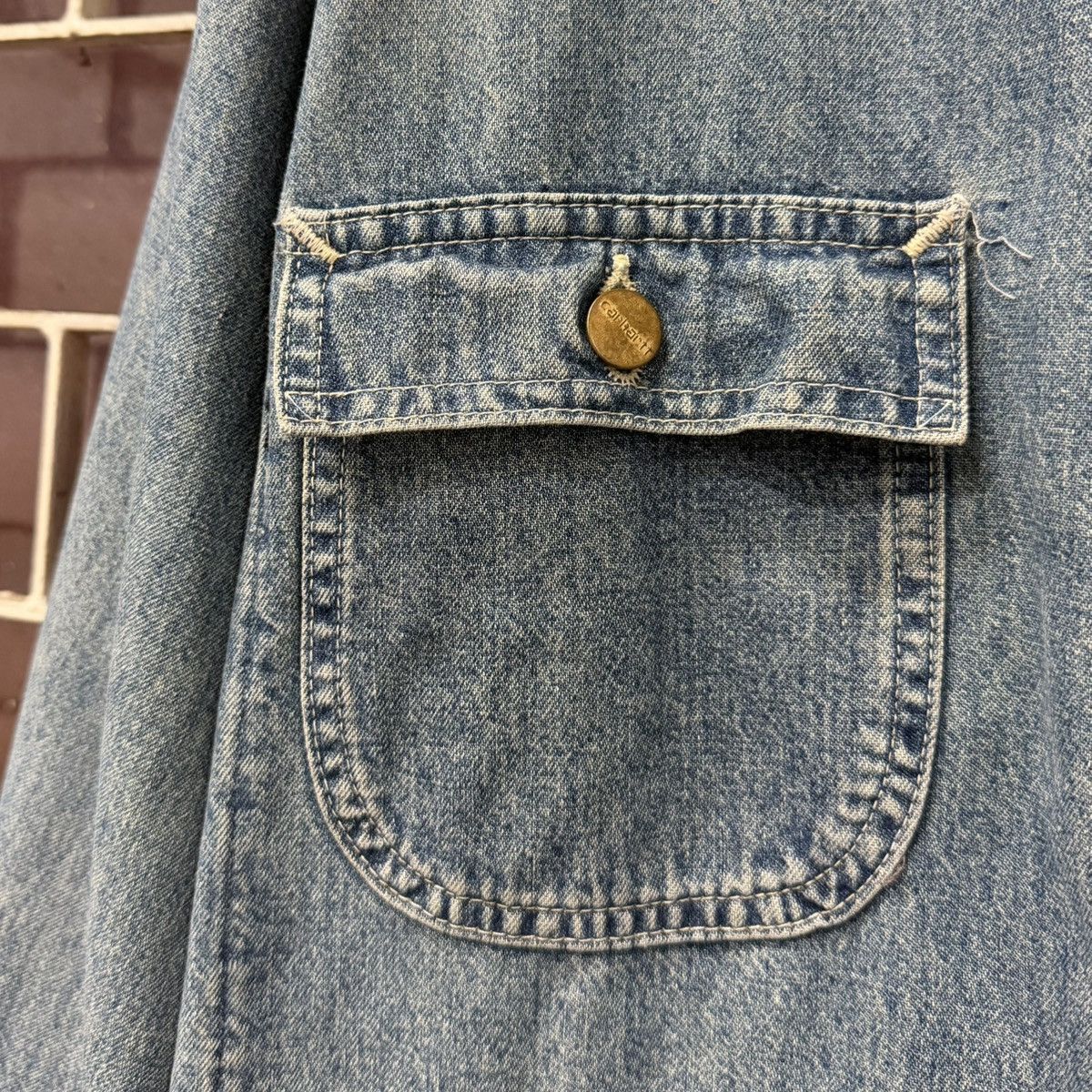 Carhartt VTG Carhartt Denim Chore Jacket Faded Distressed Workwear Size US L / EU 52-54 / 3 - 6 Thumbnail