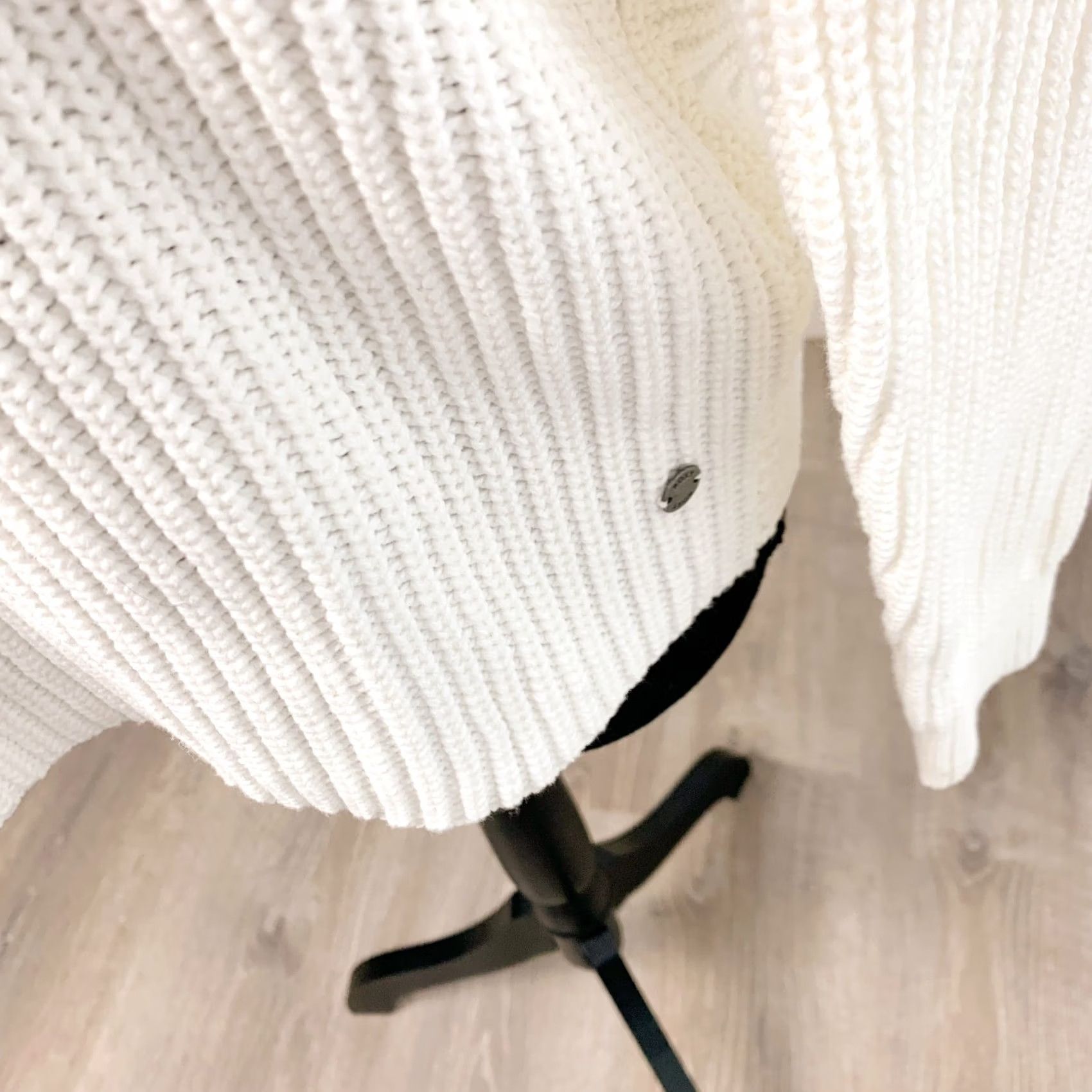Vintage Roxy Sweater Shirt Woman Medium White Bamboo Bridge Cross Back Knit Long Sleeve Pullover NWT Size M / US 6-8 / IT 42-44 - 3 Thumbnail