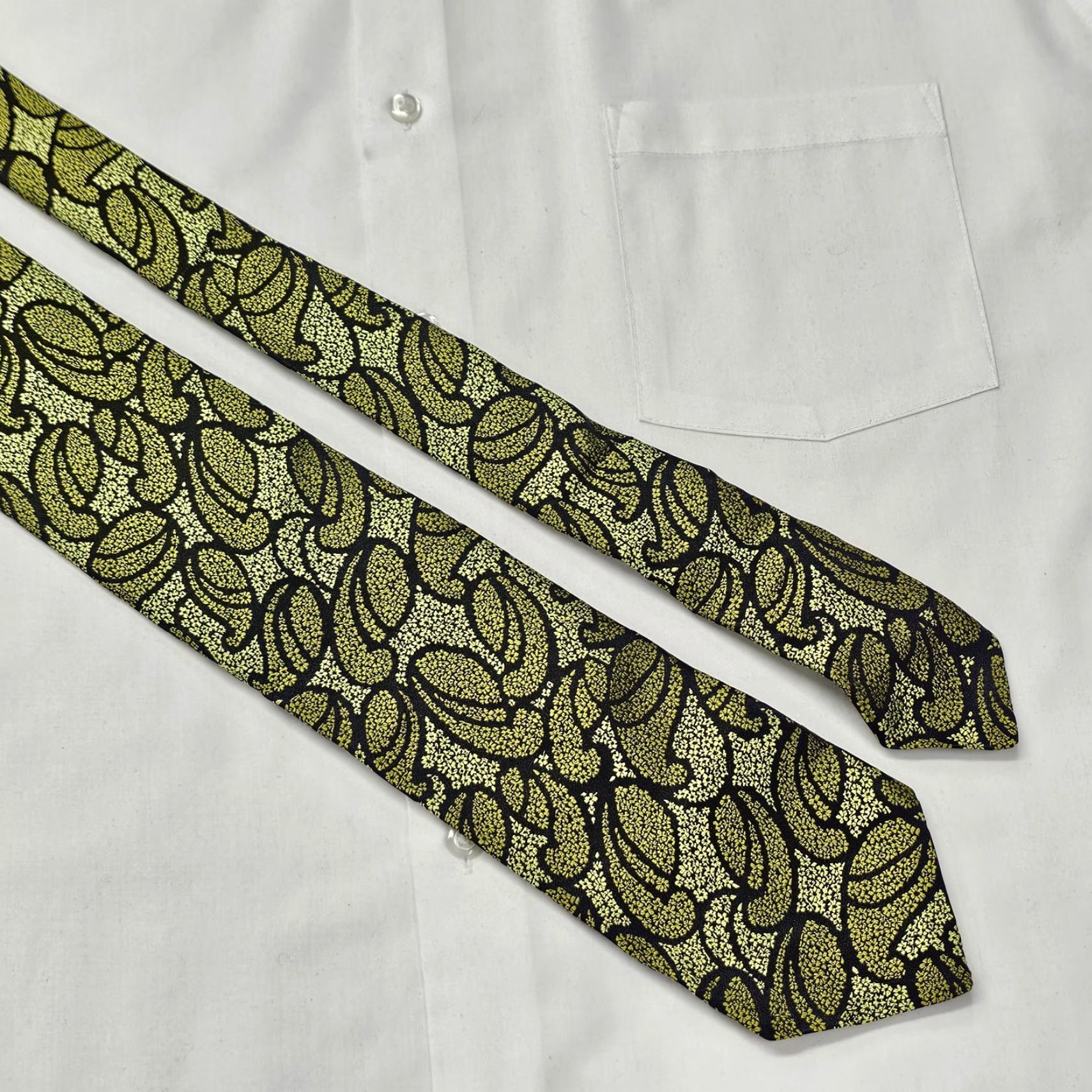 Ted Baker VINTAGE Ted Baker London Tie Paisley Silk Iridescent Green Black 58" X 3.5" Adult Men’s Silk Necktie Men's Navy Green 90s Event Wedding Size ONE SIZE - 3 Thumbnail