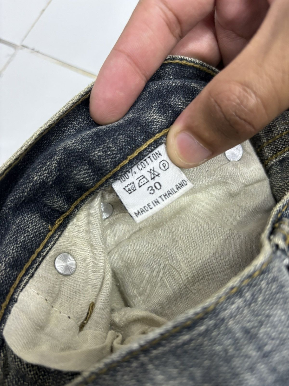 Diesel × General Research × Issey Miyake DIESEL BAGGY DISTRESSED DENIM JEANS Size US 31 - 12 Thumbnail
