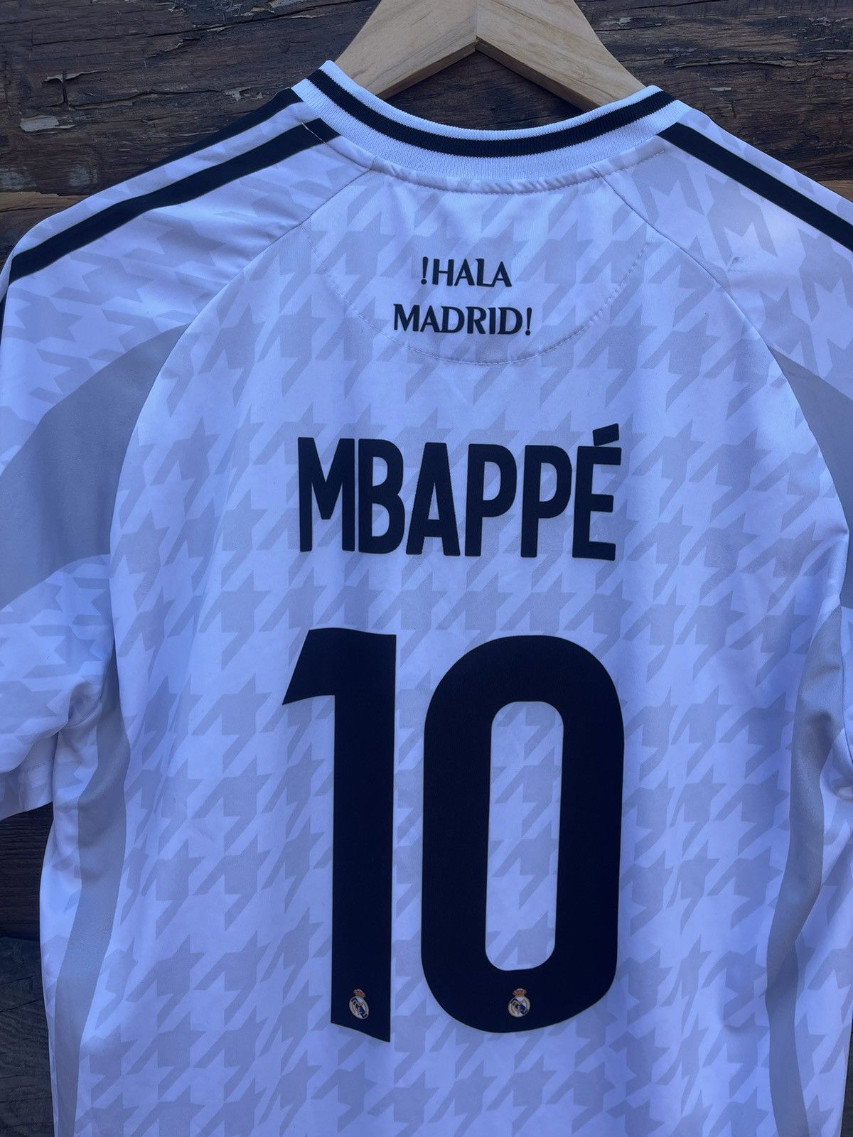 Adidas Adidas Real Madrid #10 Mbappe soccer jersey Size US M / EU 48-50 / 2 - 10 Thumbnail