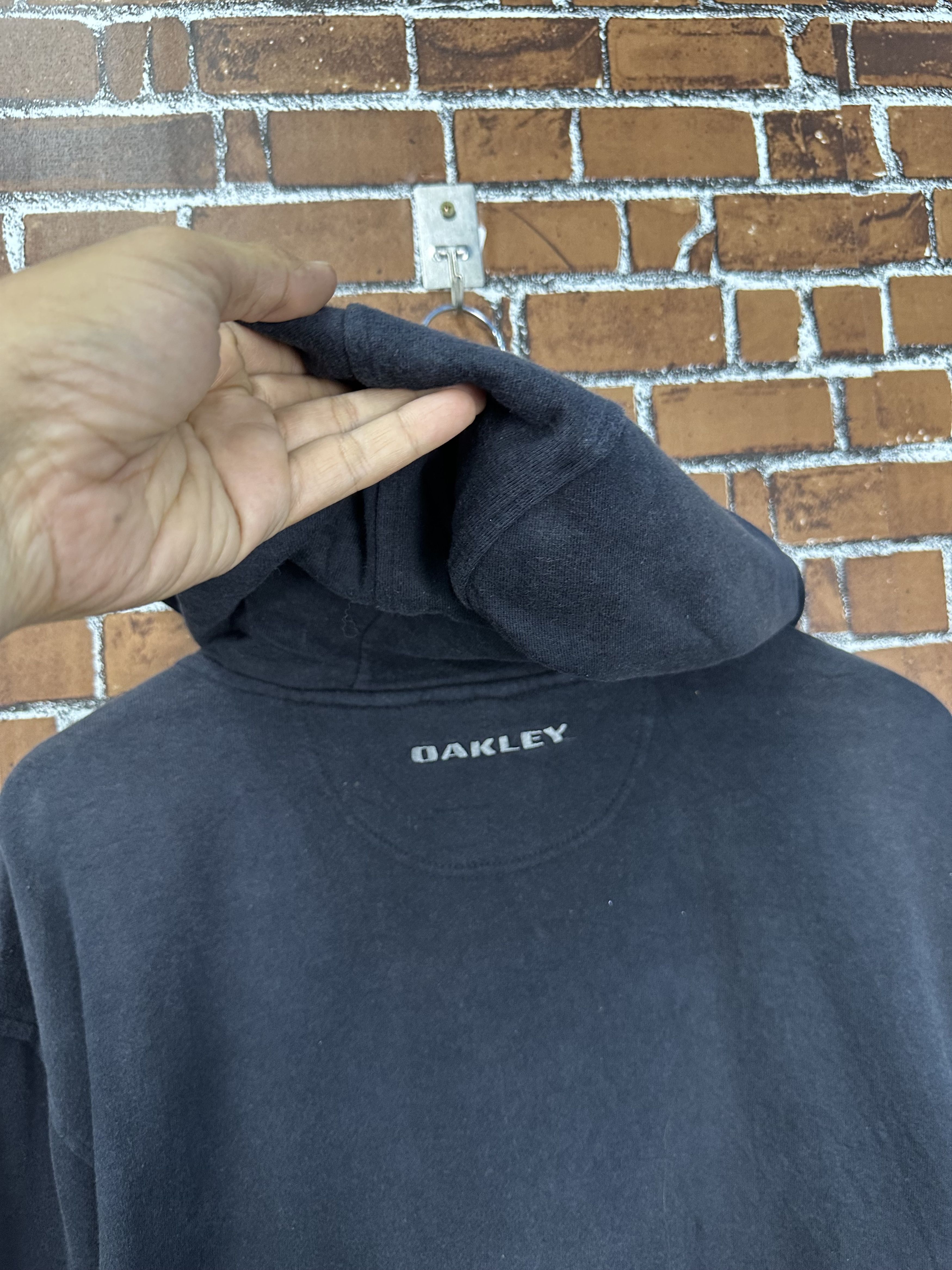 Oakley Vintage Oakley Sunfaded Zipper Hoodie Z441 Size US L / EU 52-54 / 3 - 3 Thumbnail