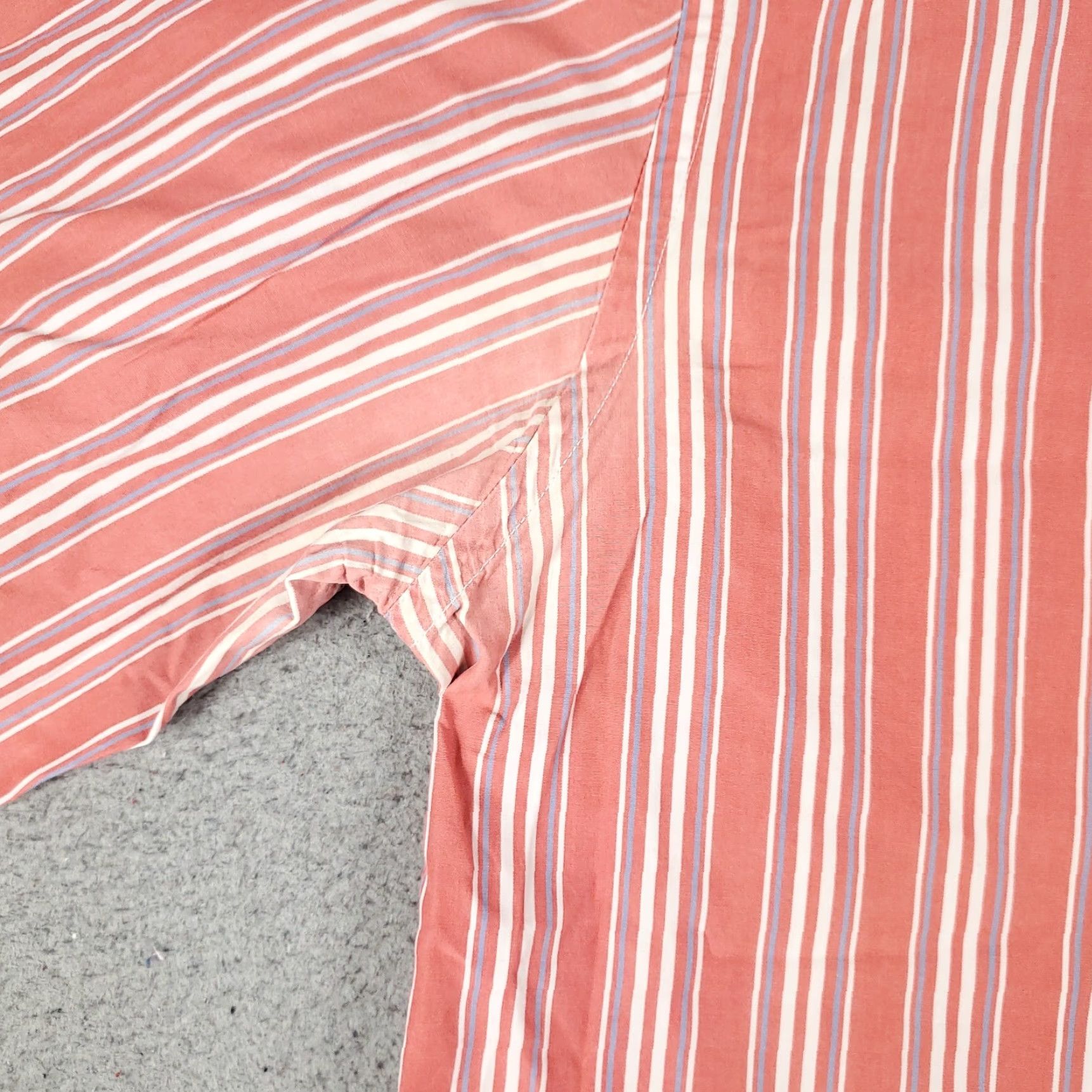 Tommy Hilfiger VINTAGE Tommy Hilfiger Shirt Mens XL Red Pink Striped Button-Up Long Sleeve Casual/Business Classic Logo, 90s Style Mens XL Red Pink Striped Shirt Size US XL / EU 56 / 4 - 4 Thumbnail