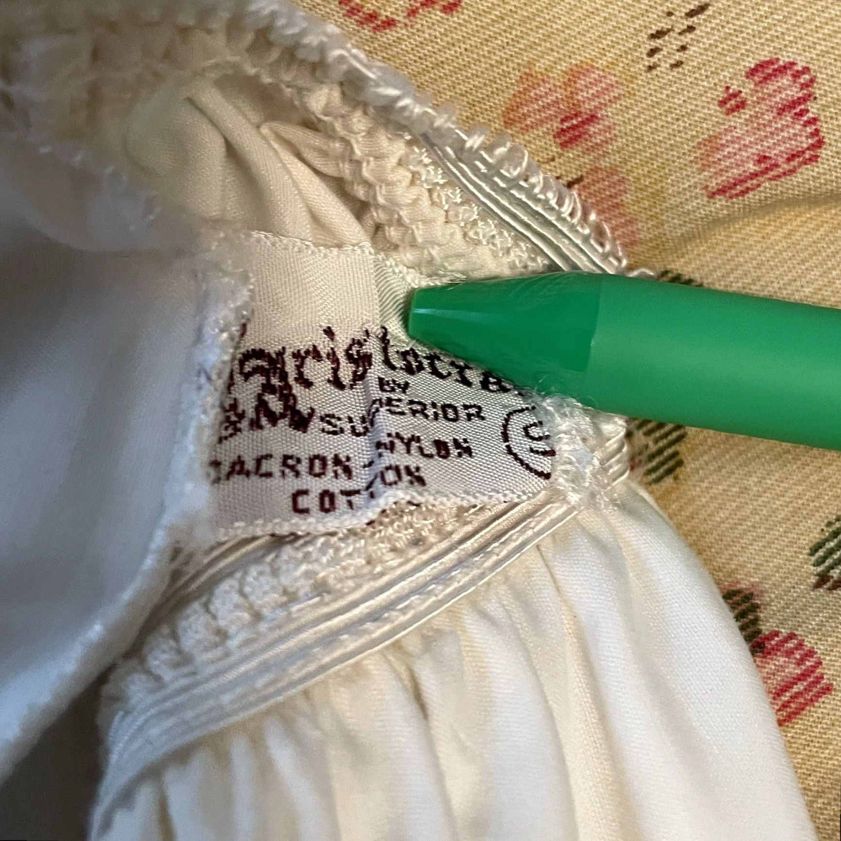 Vintage VINTAGE Aristocraft White Lace Cotton Nylon Long Half Slip Womens Sz S 1960s Size ONE SIZE - 8 Thumbnail