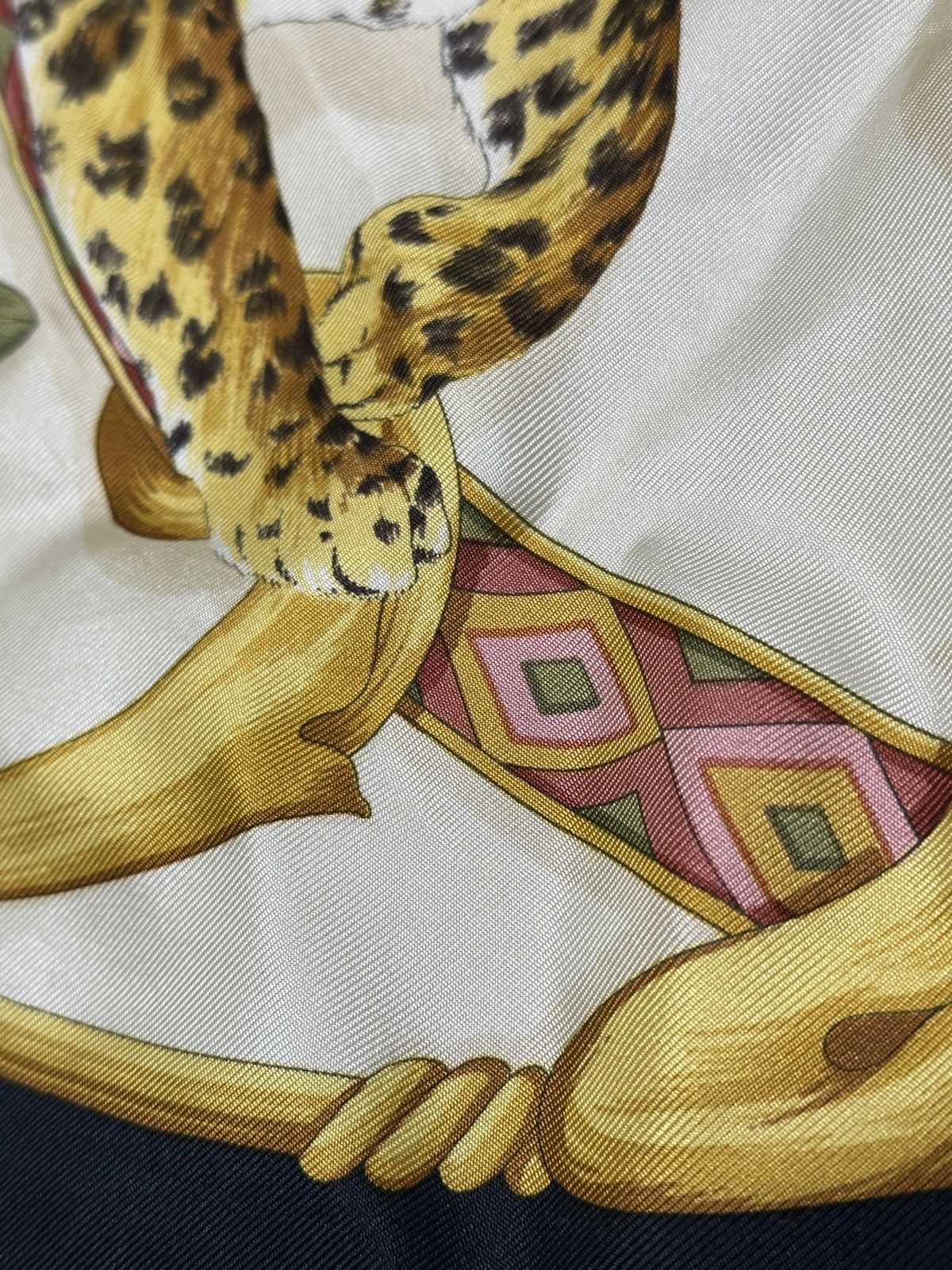 Designer × Salvatore Ferragamo × Vintage Vintage Salvatore Ferragamo Silk Scarf with Leopard, Tiger Size ONE SIZE - 3 Thumbnail