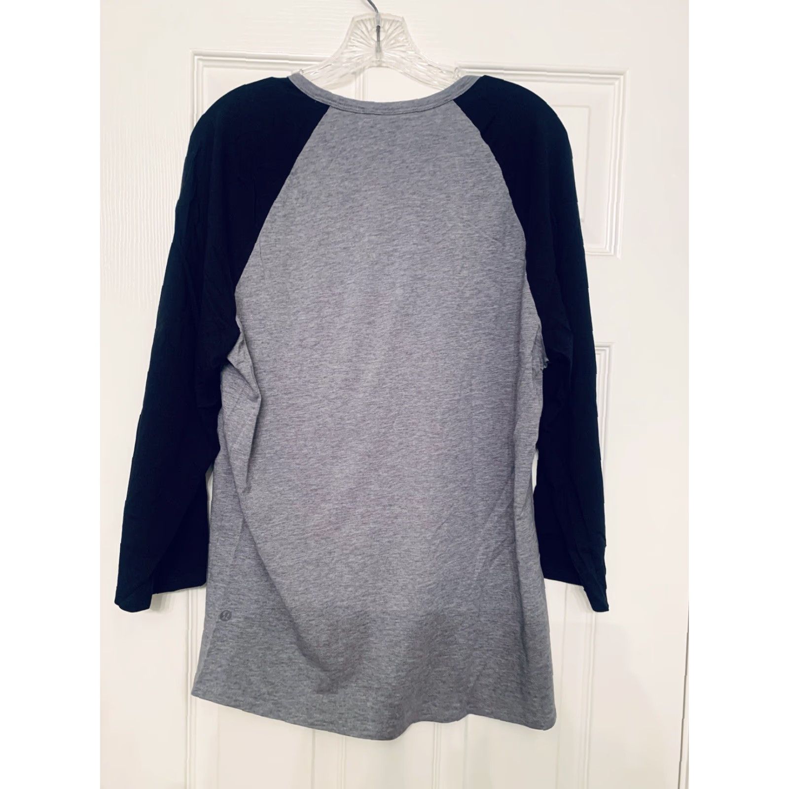 Lululemon Lululemon Shirt Mens Large Long Sleeve Performance Activewear Pullover Multicolor Logo Crew Neck Regular Size US L / EU 52-54 / 3 - 3 Thumbnail