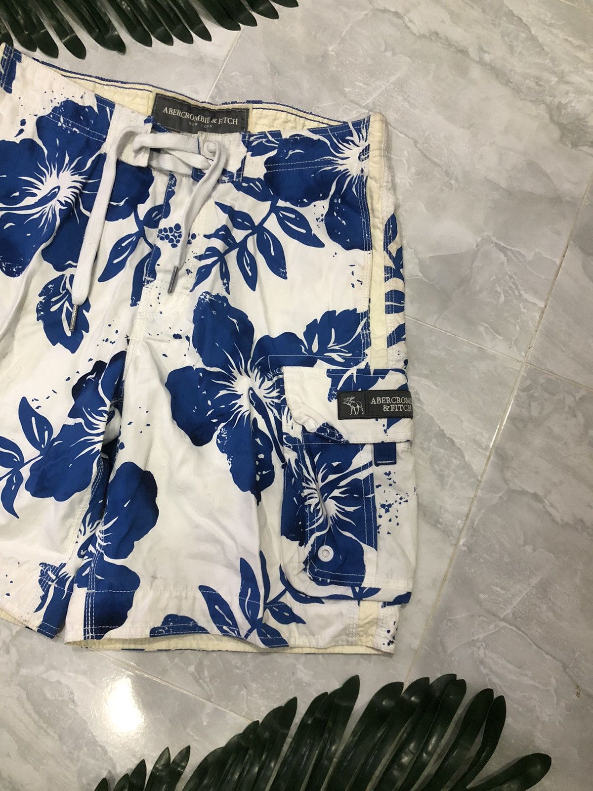 Abercrombie & Fitch Abercrombie & Fitch Hawaiian Cargo Short Pants Size US 32 / EU 48 - 2 Thumbnail