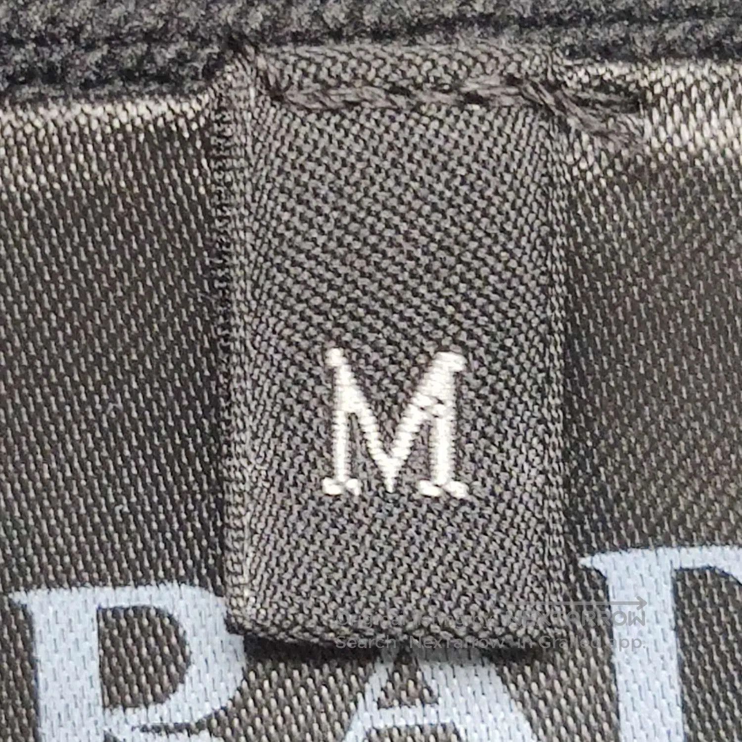 Prada Prada Logo Collar Short. Size US M / EU 48-50 / 2 - 5 Thumbnail