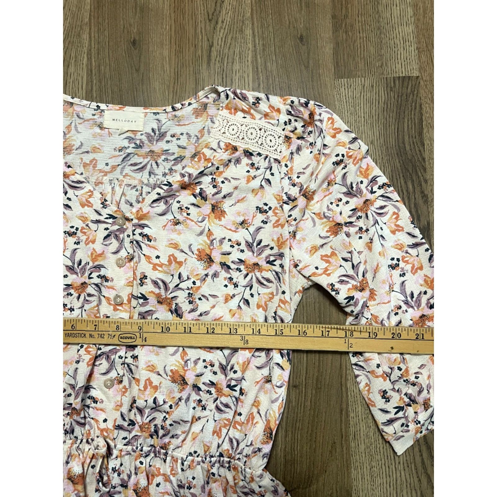 Vintage Melloday Shirt Womens Small Purple Yellow Floral 3/4 Sleeve Vneck T-Shirt Size S / US 4 / IT 40 - 6 Thumbnail